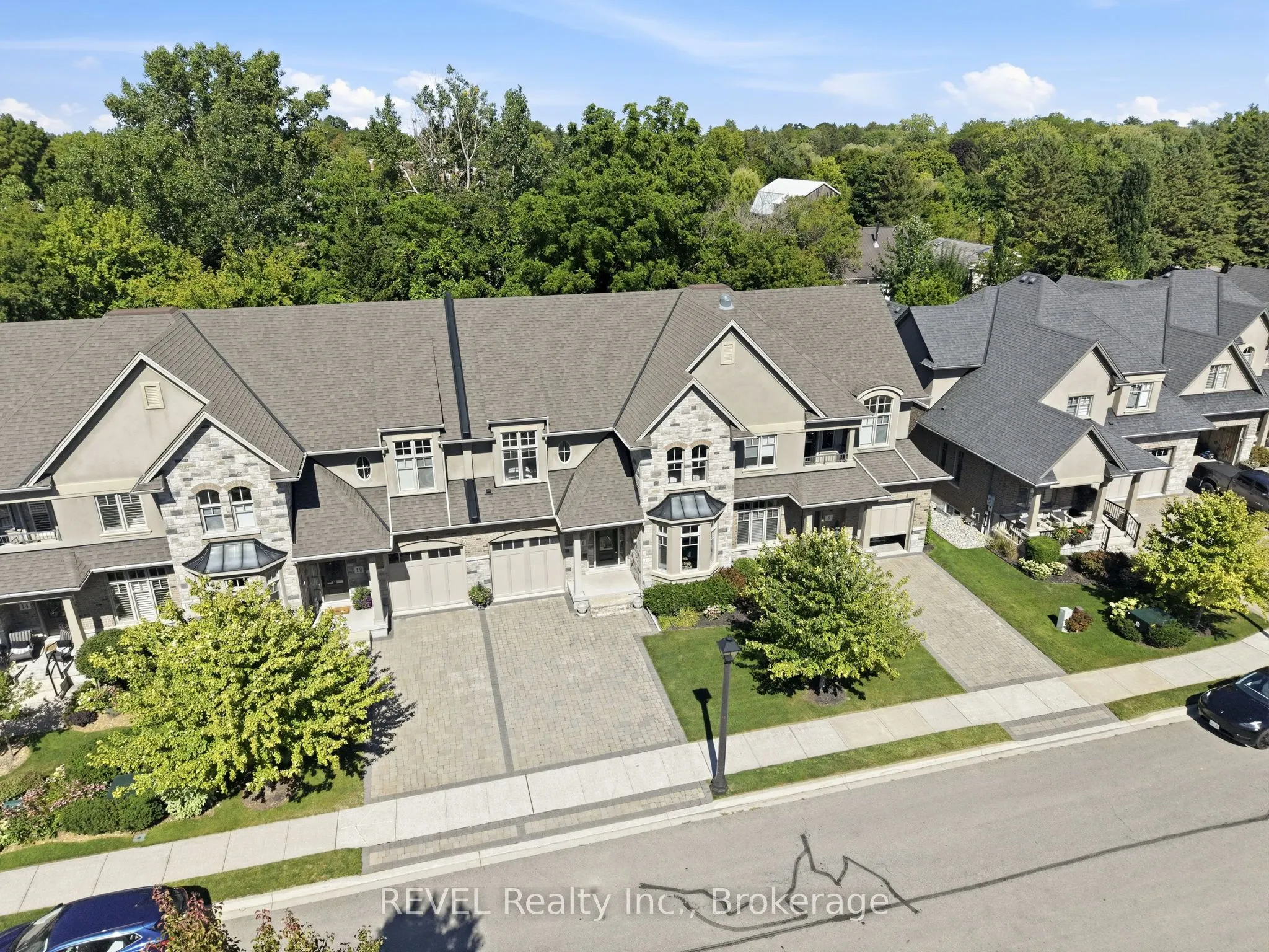 10 Evergreen Lane