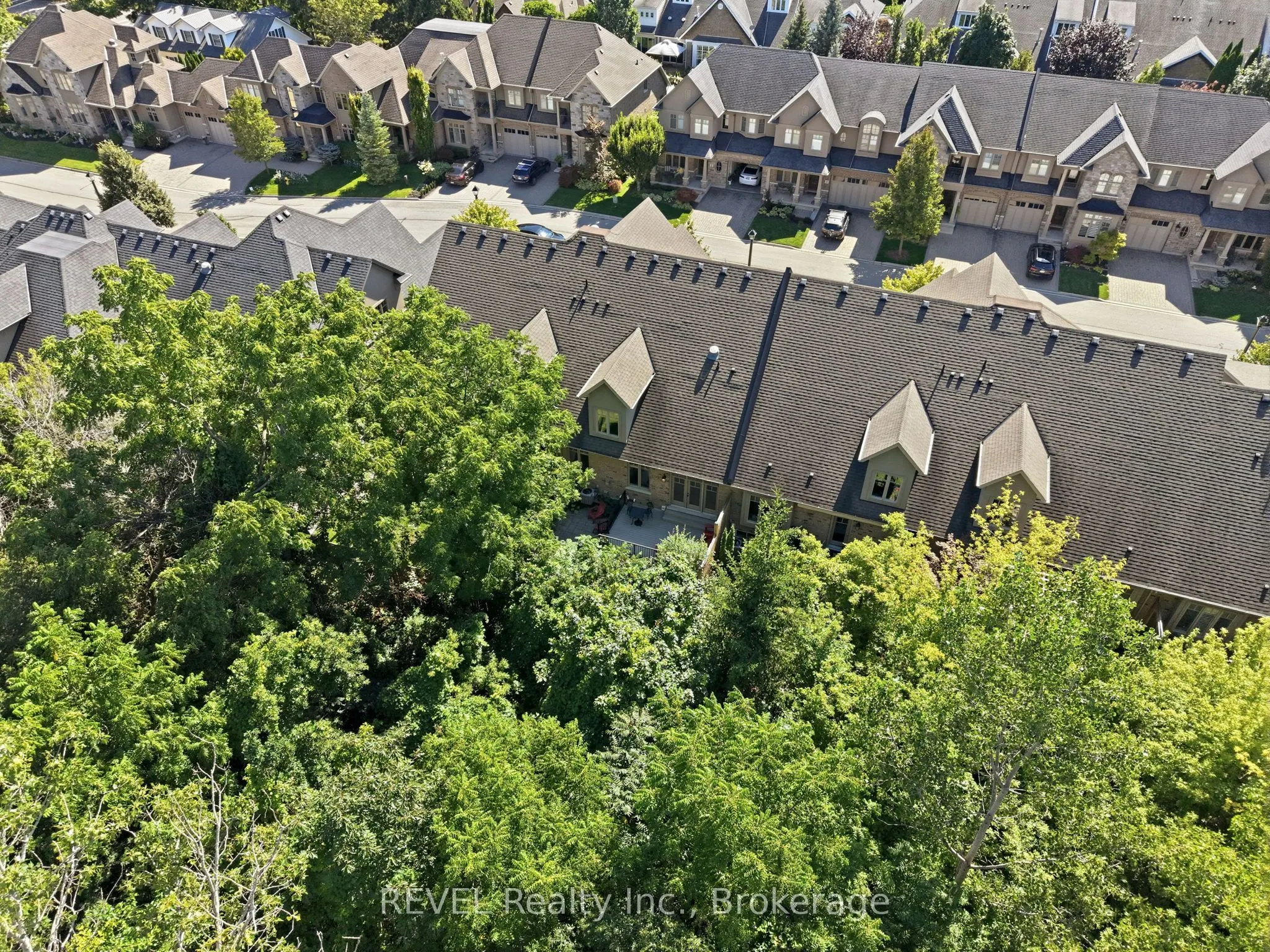 10 Evergreen Lane