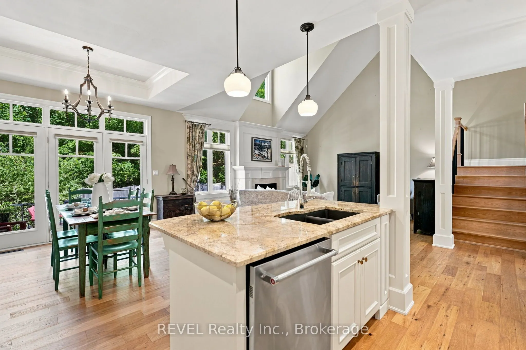 10 Evergreen Lane