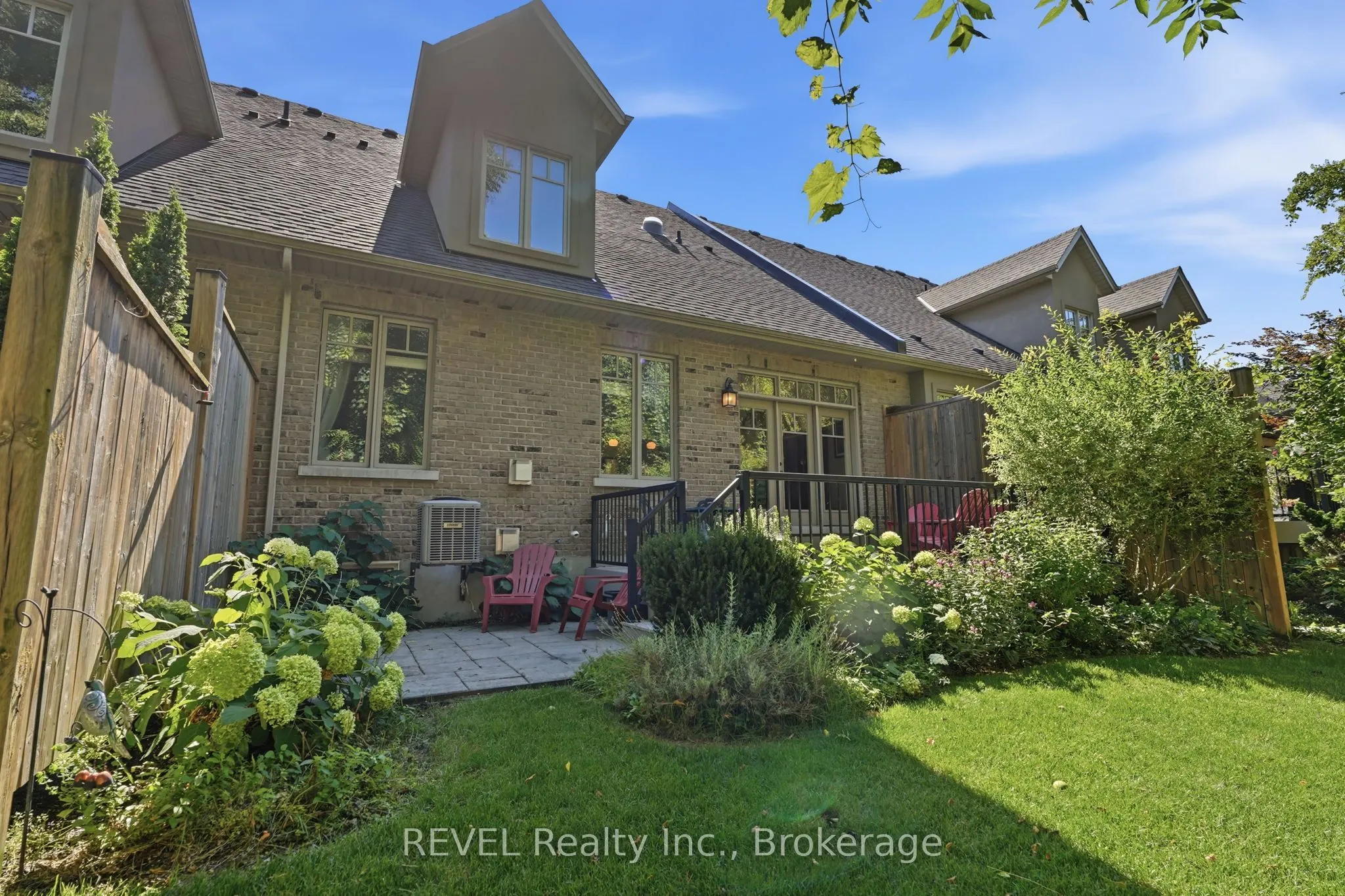 10 Evergreen Lane