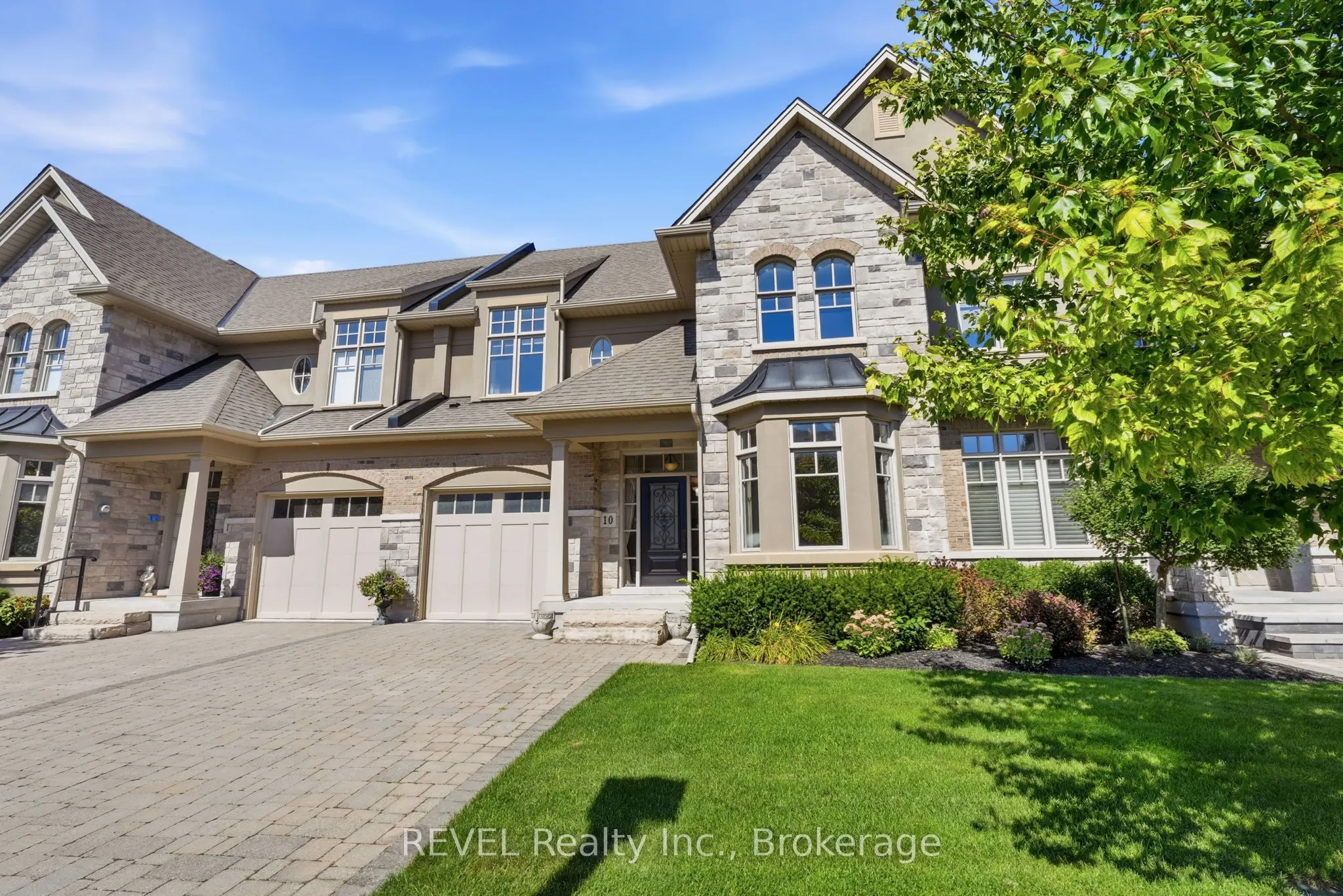 10 Evergreen Lane