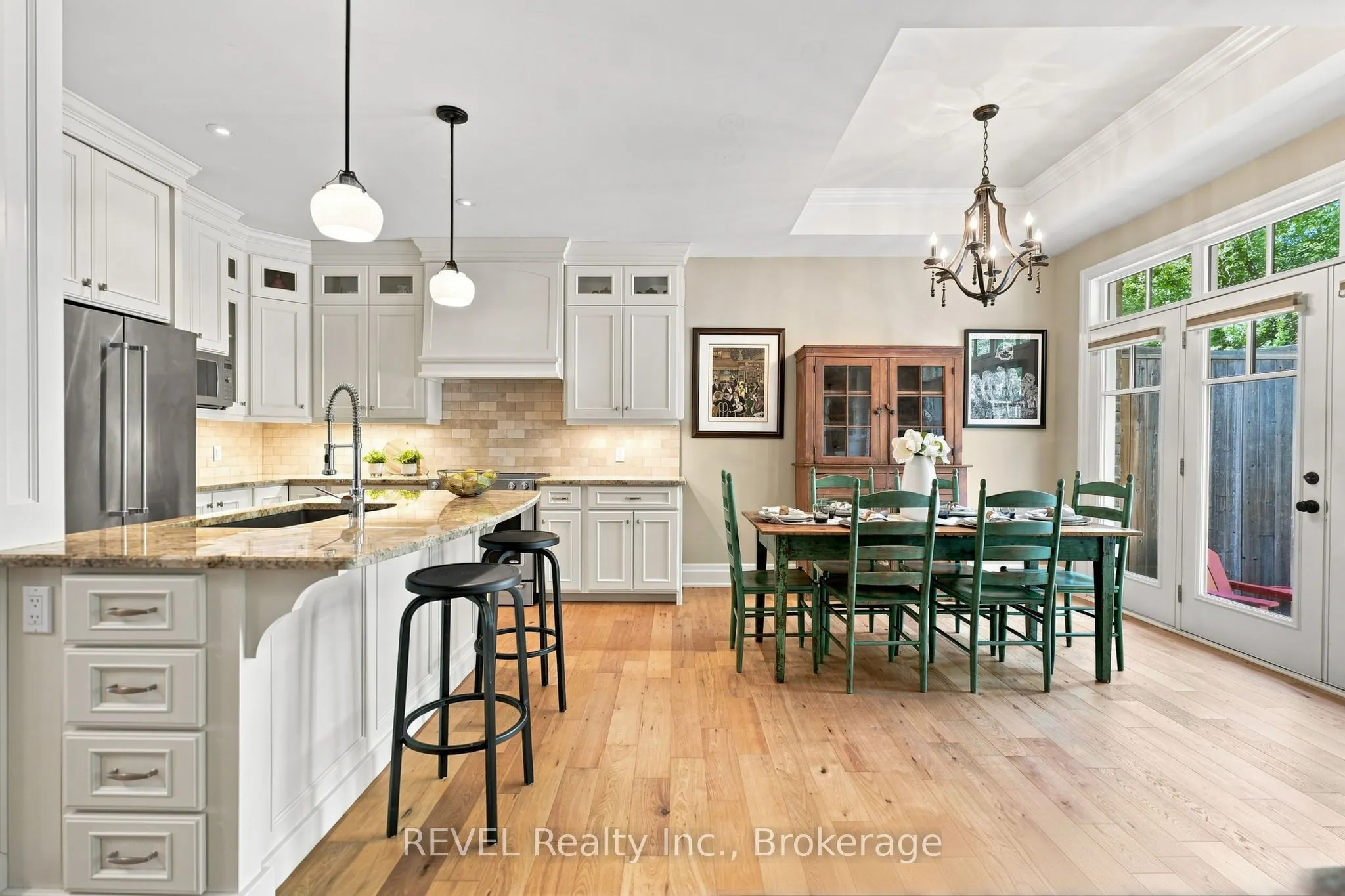 10 Evergreen Lane