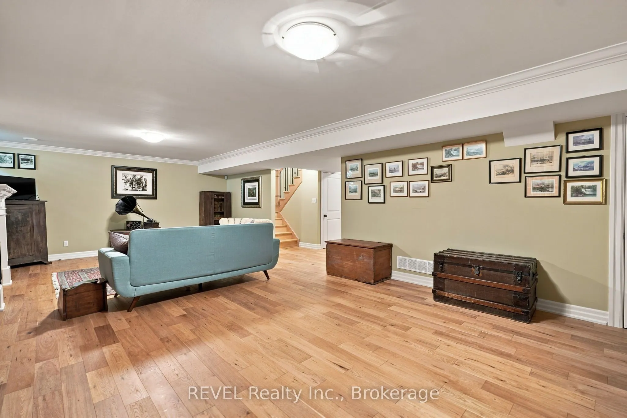 10 Evergreen Lane