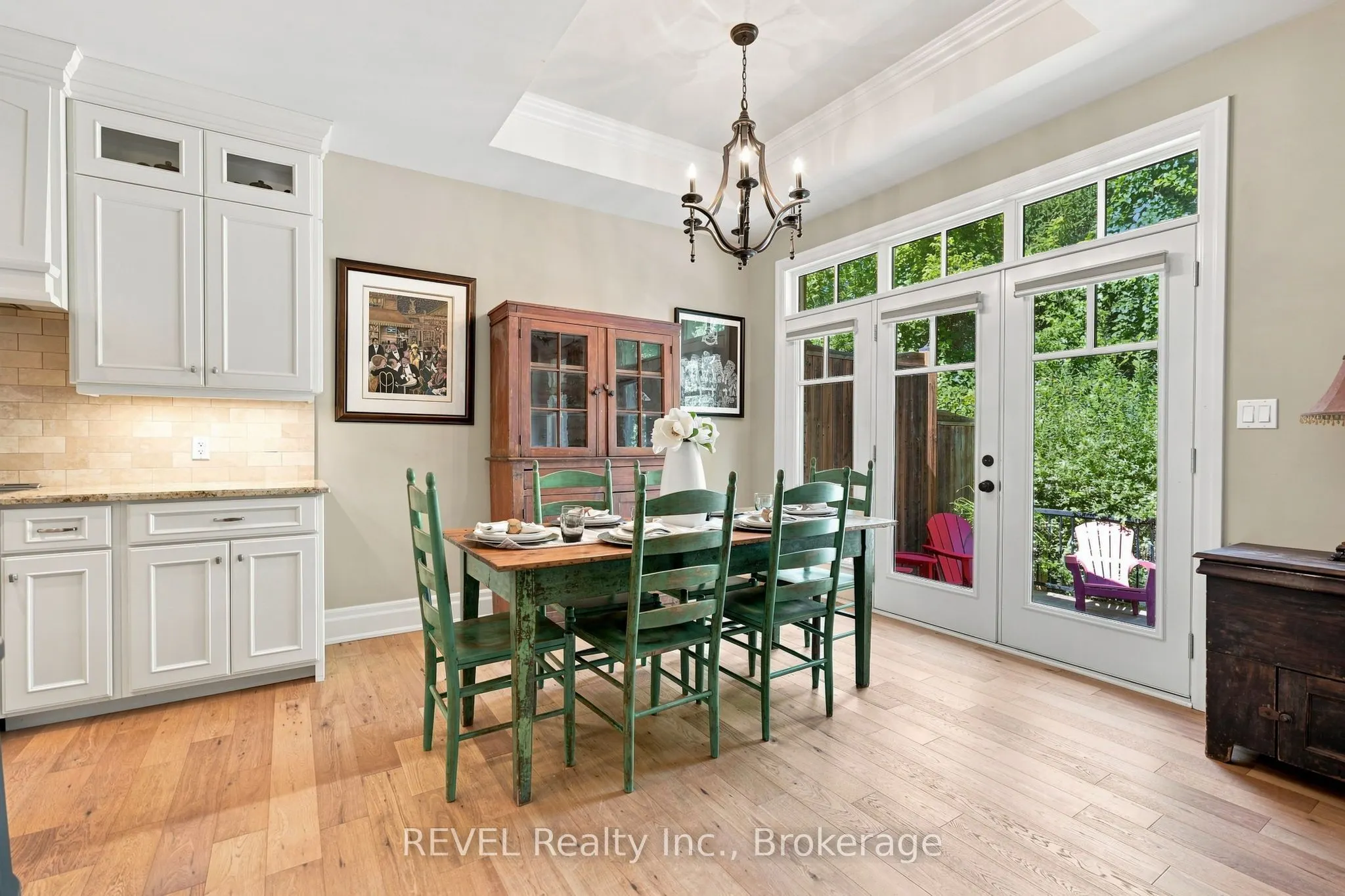 10 Evergreen Lane
