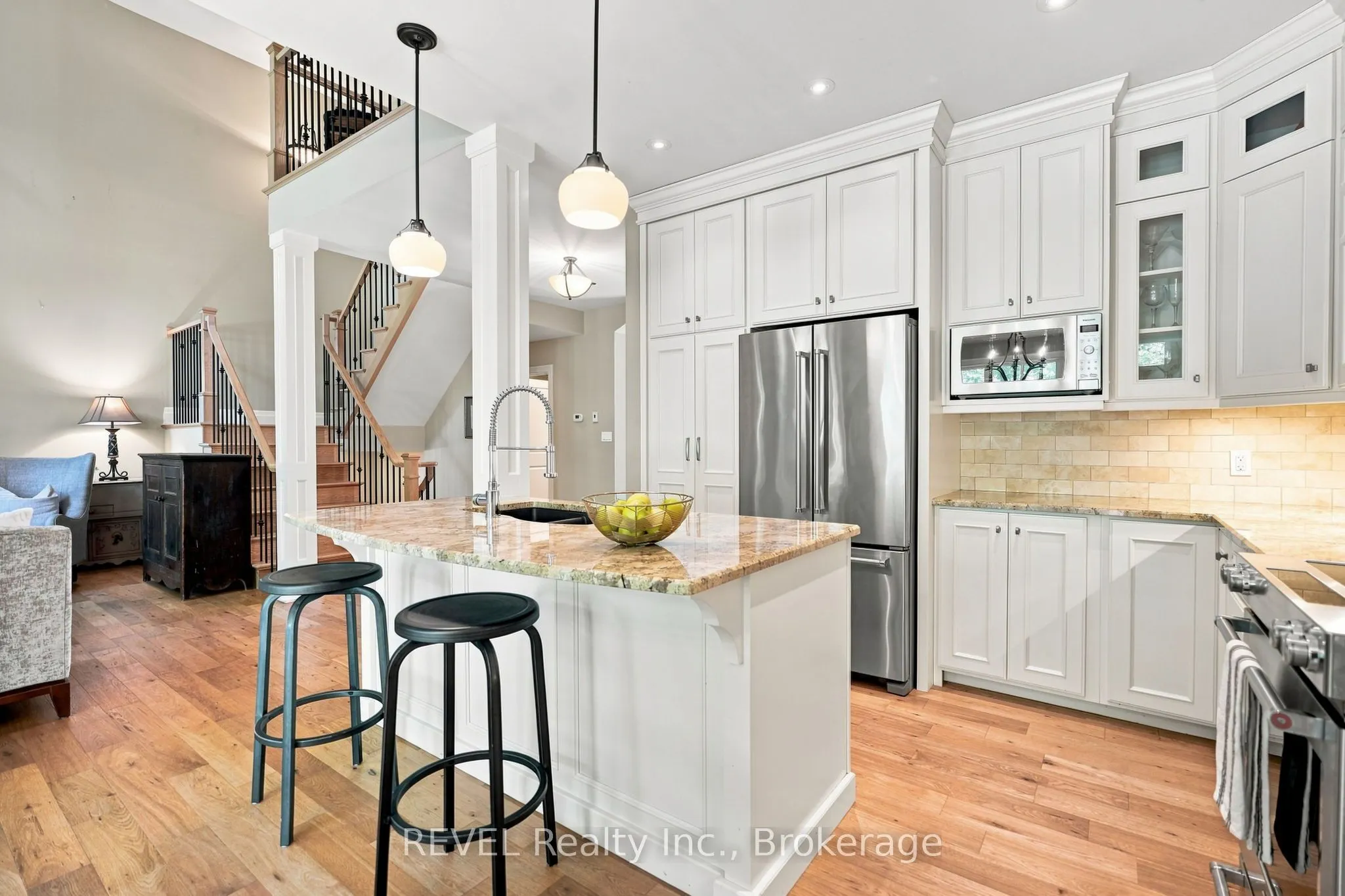 10 Evergreen Lane