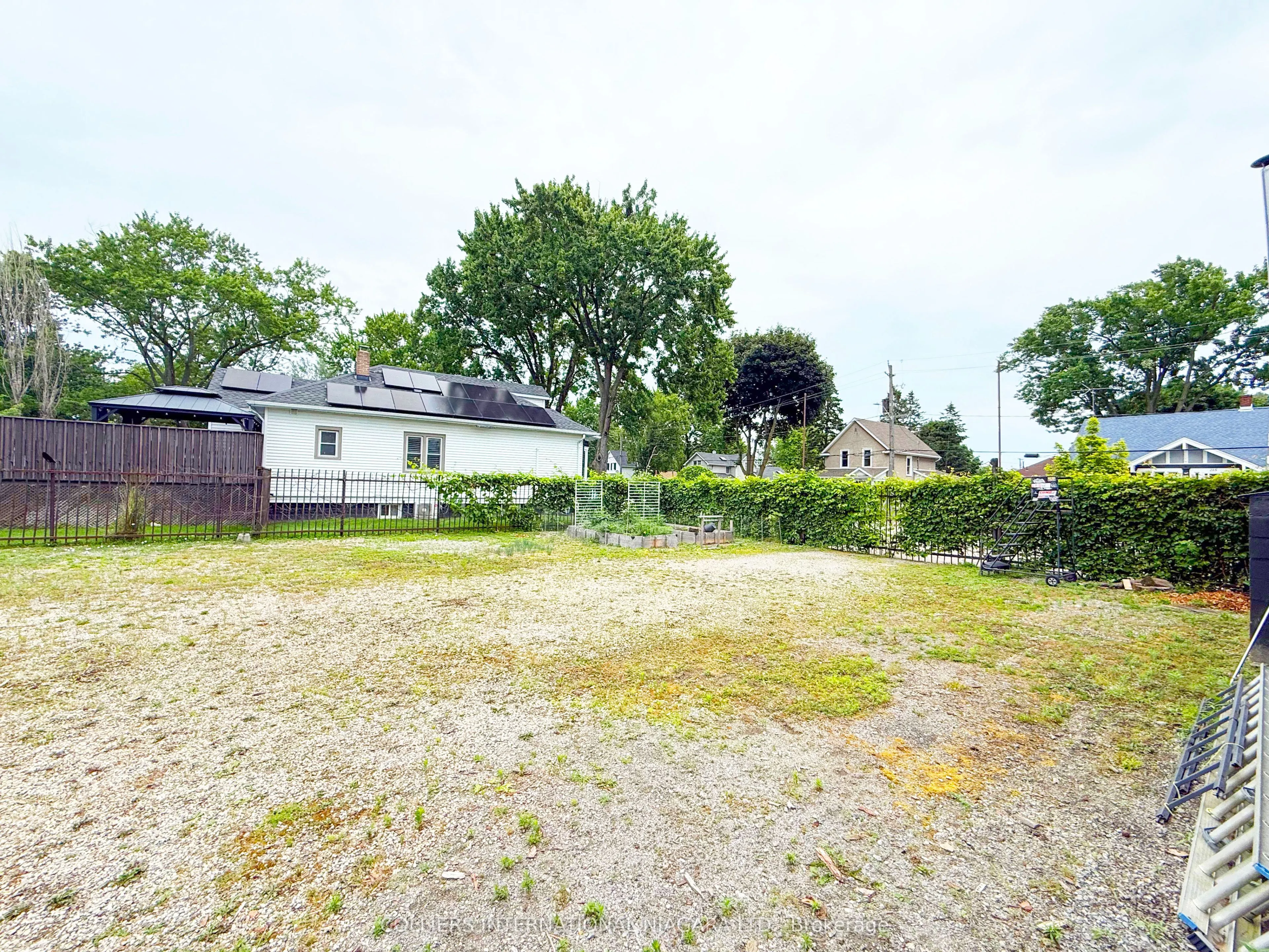 212 Mellanby Avenue