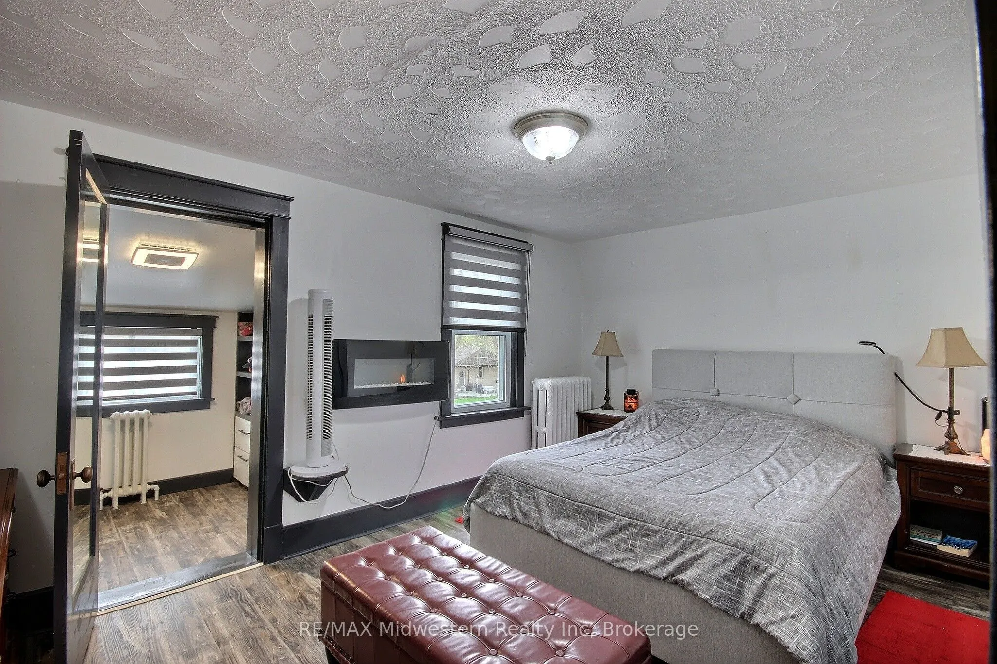 506 Main Street E