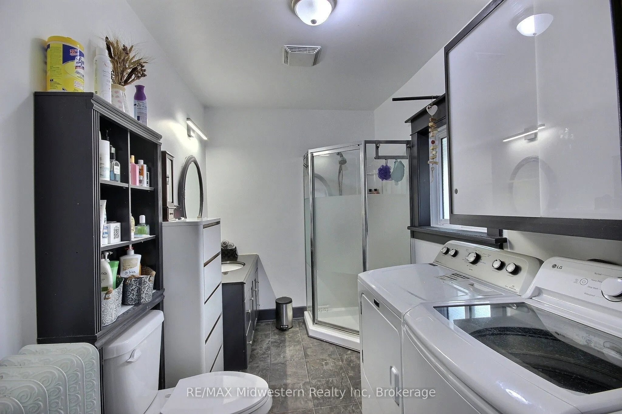 506 Main Street E