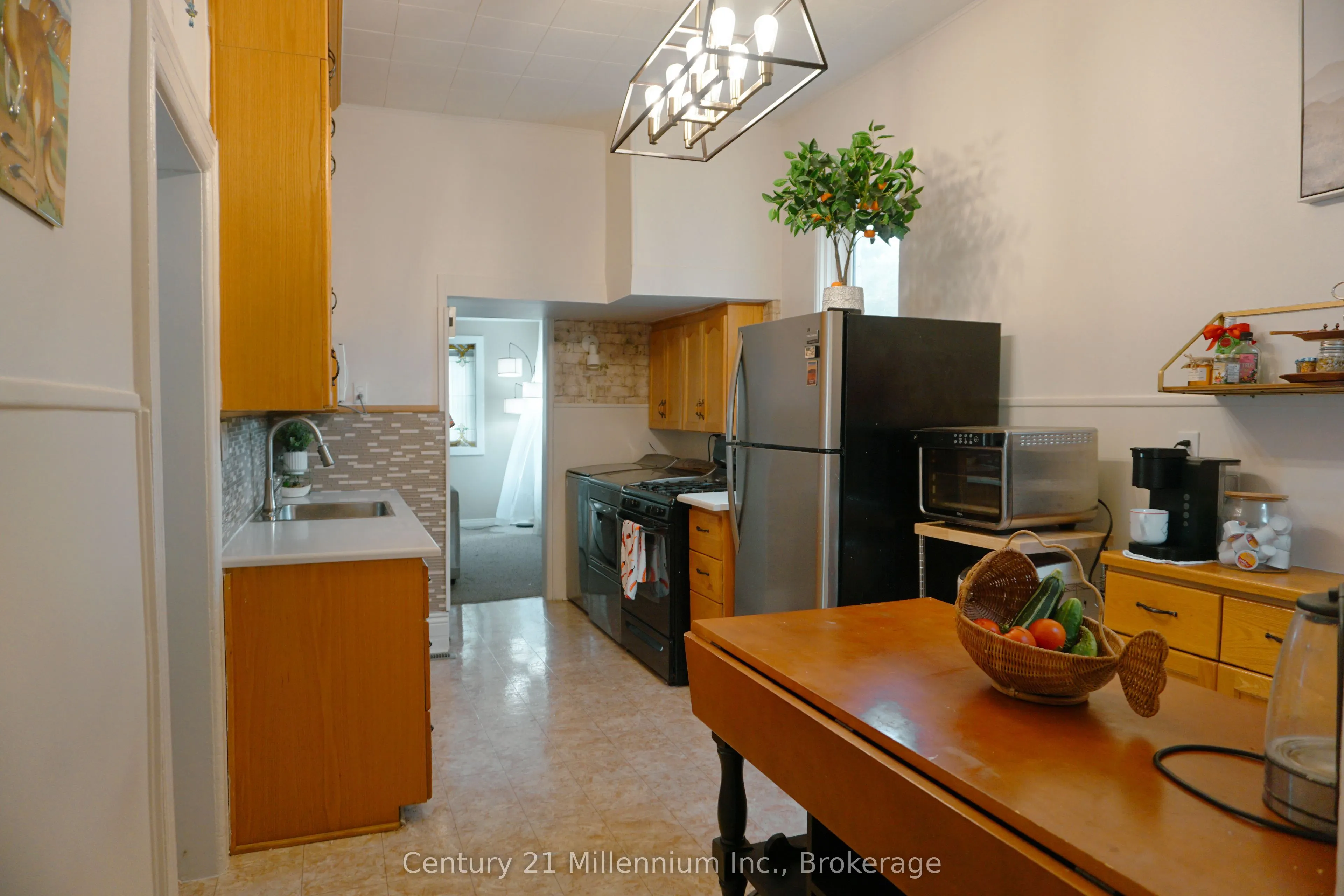 2245 4th Avenue W