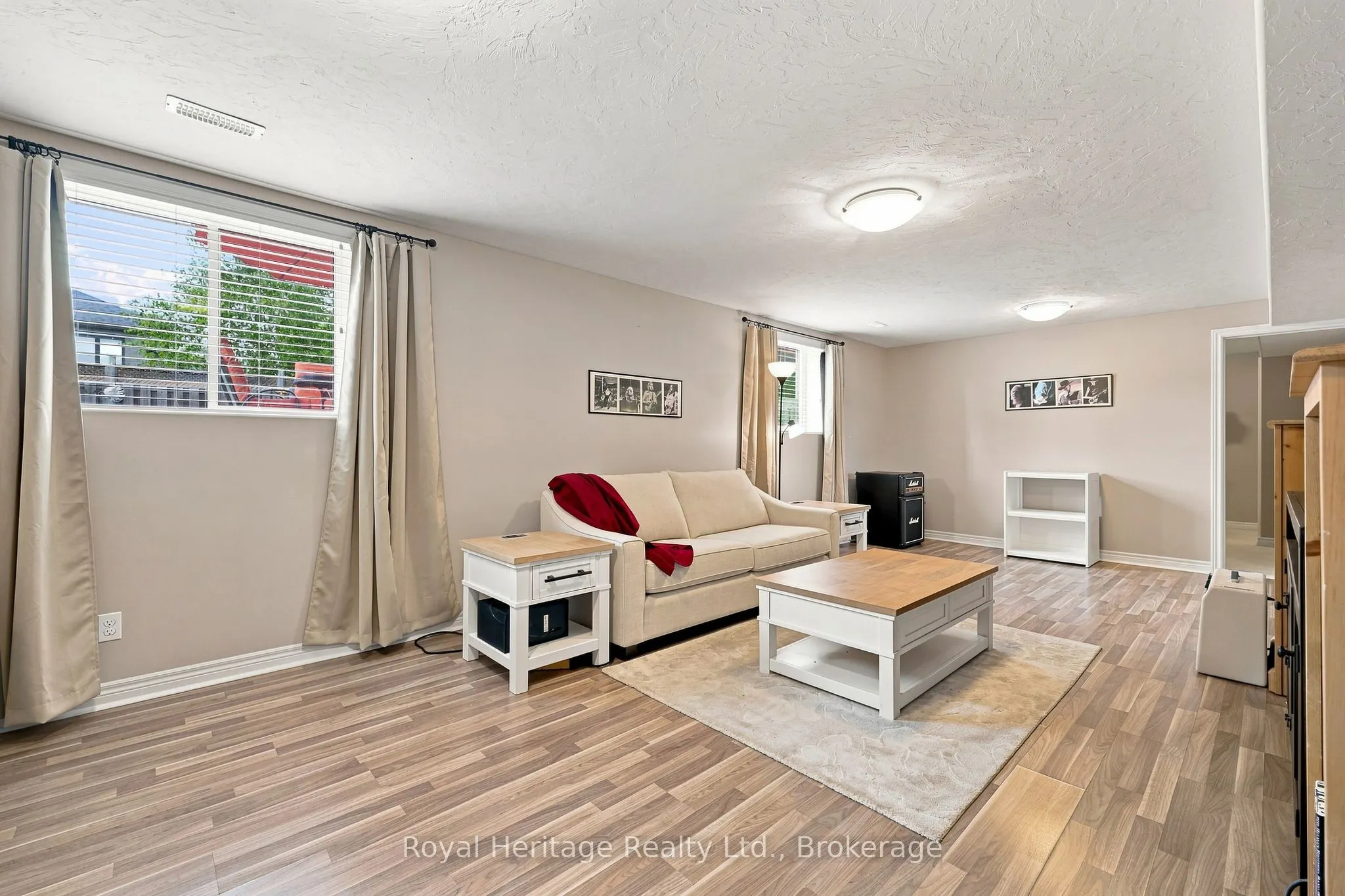 10 Fox Den Drive