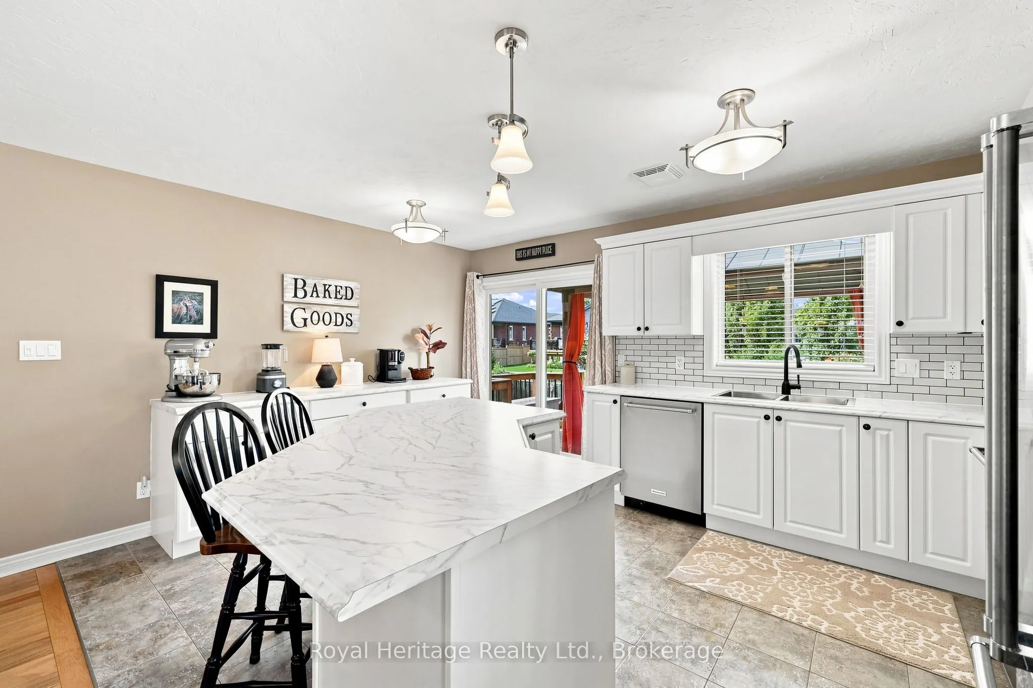 10 Fox Den Drive