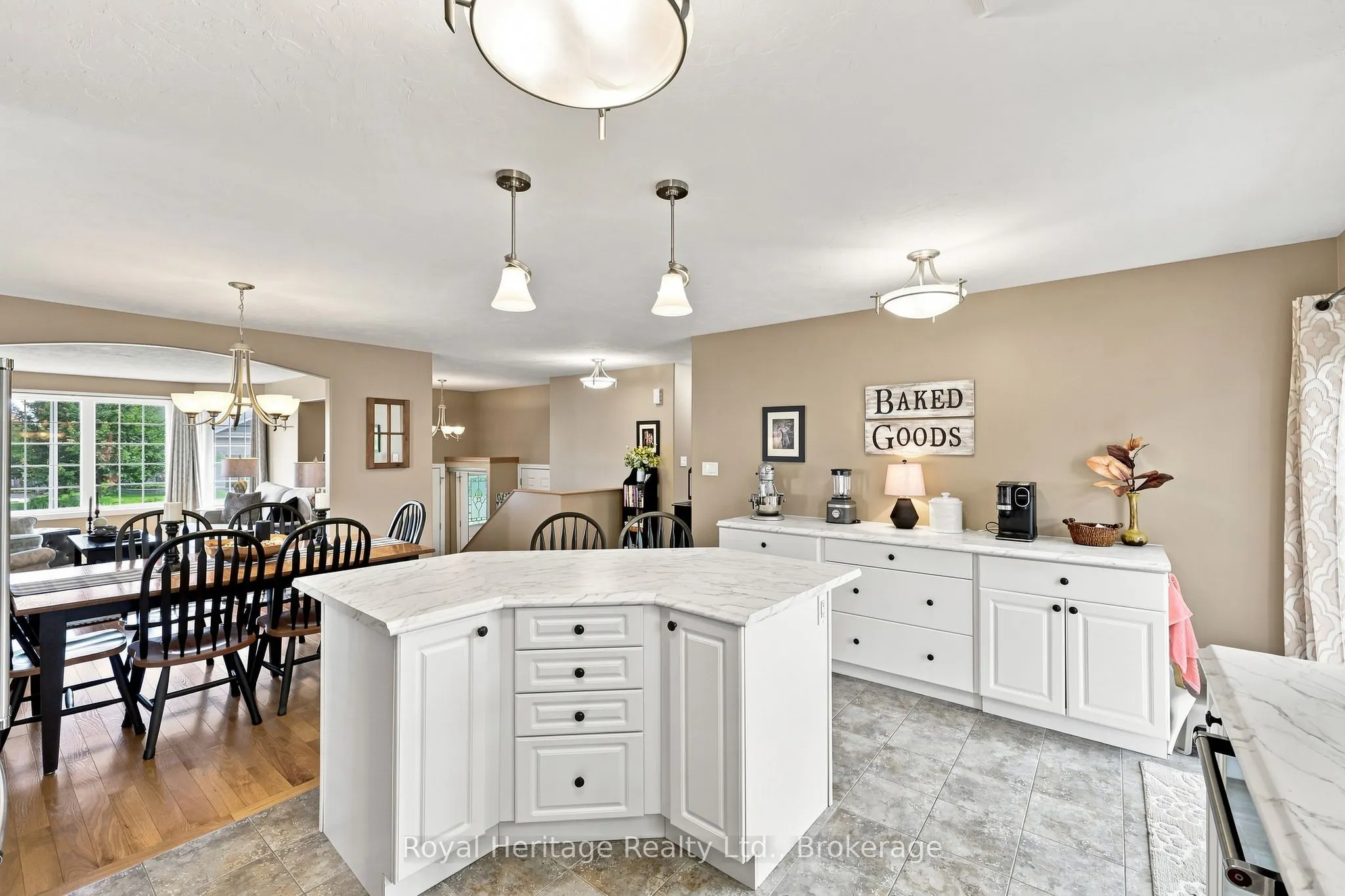10 Fox Den Drive