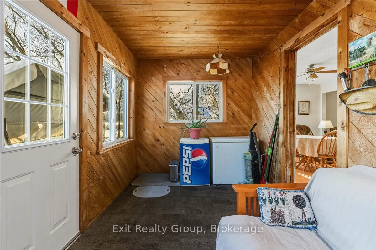 33 Willow Point Road