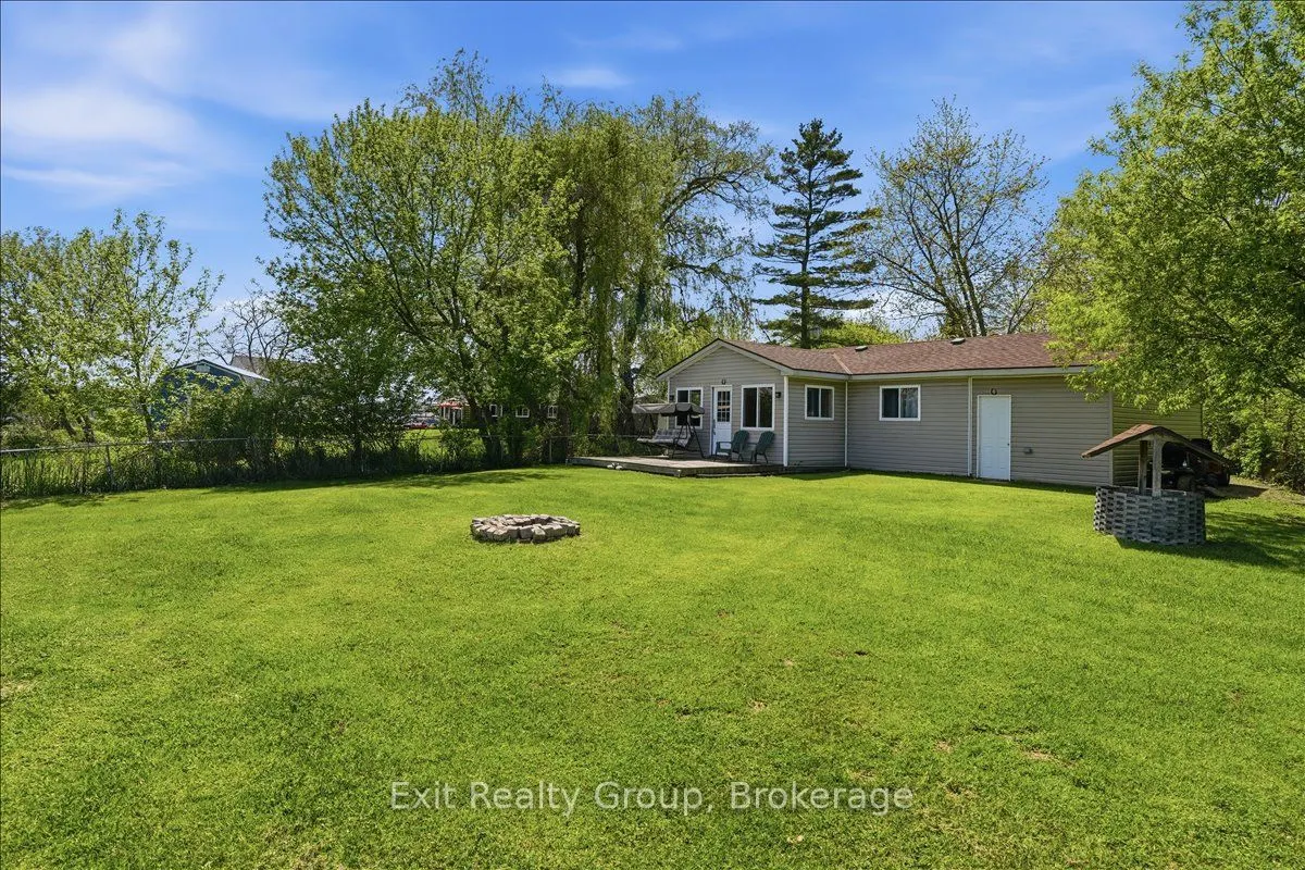 33 Willow Point Road