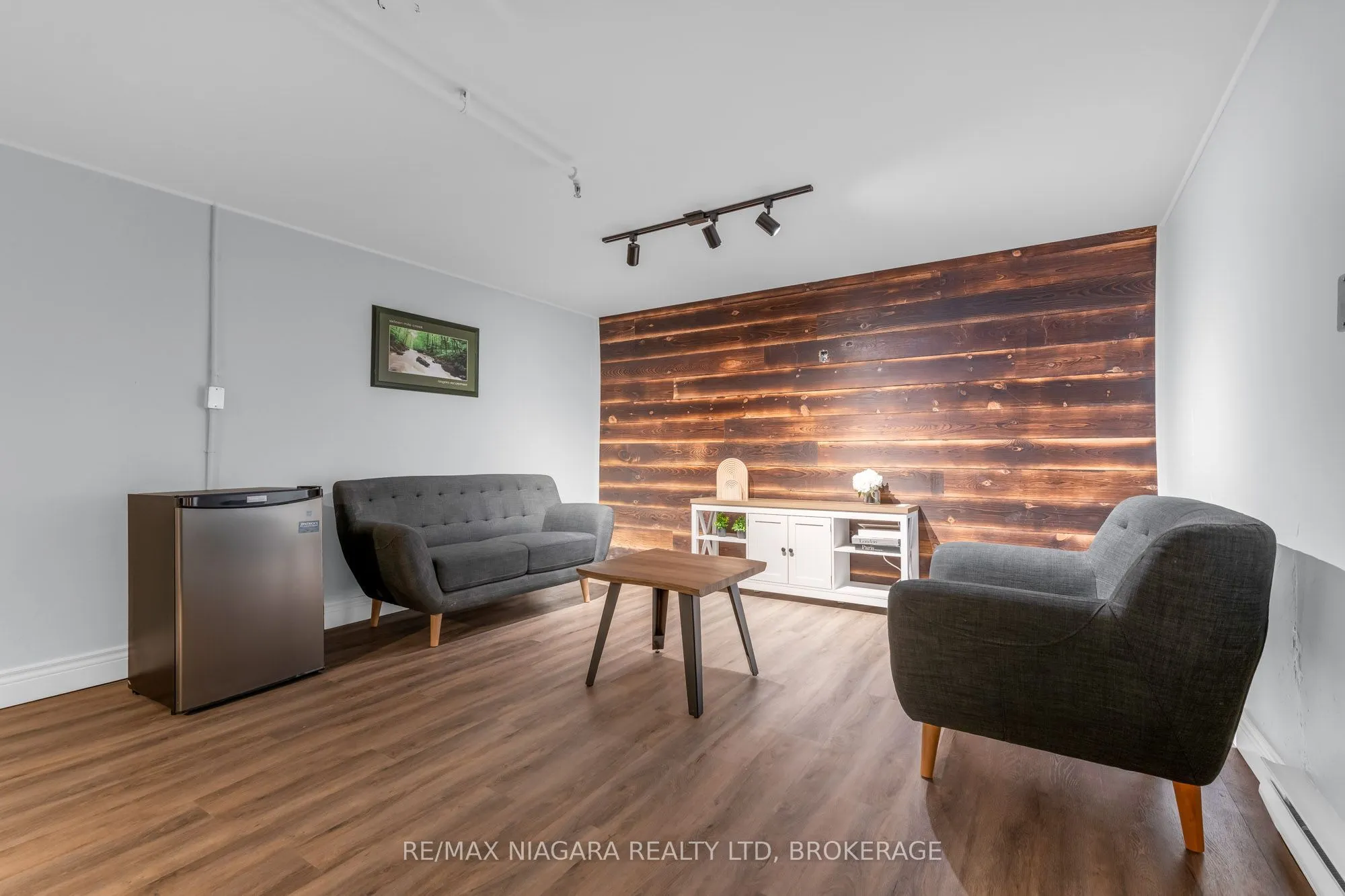 833 Foss Road #2-3