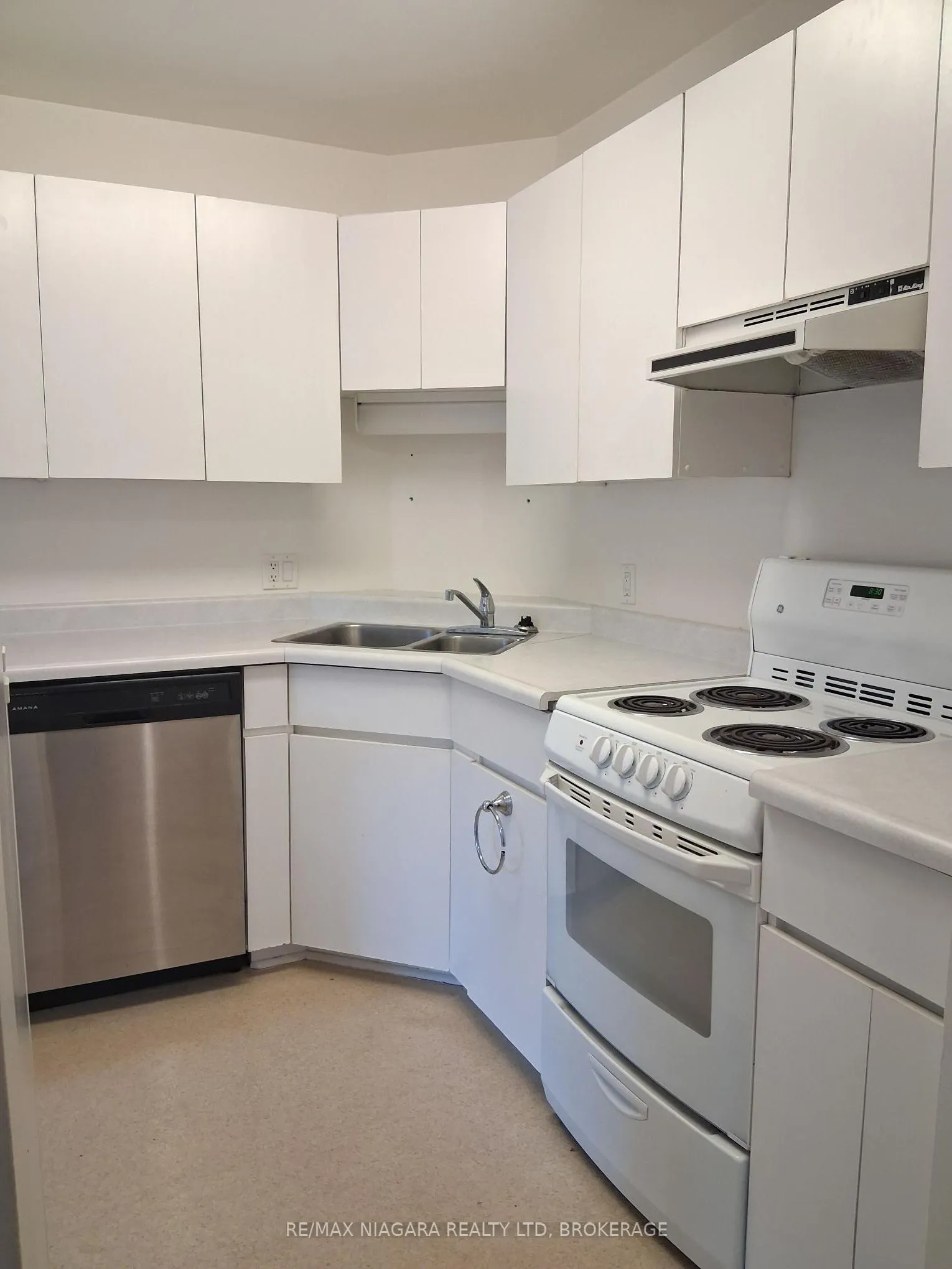 833 Foss Road #2-3