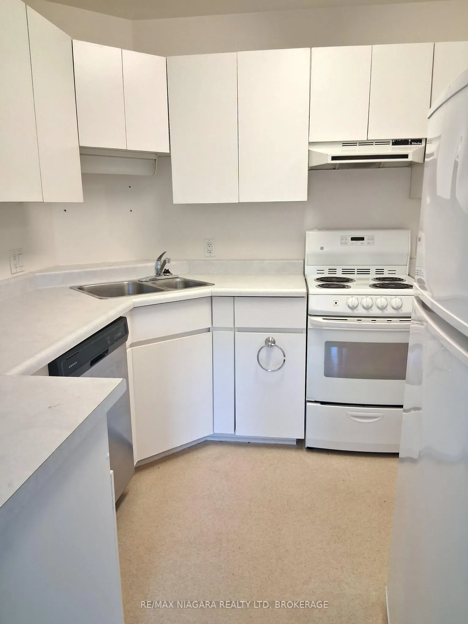 833 Foss Road #2-3