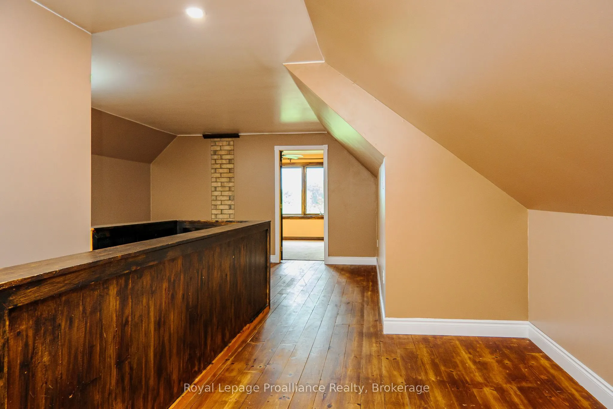 10 Hobbs Road