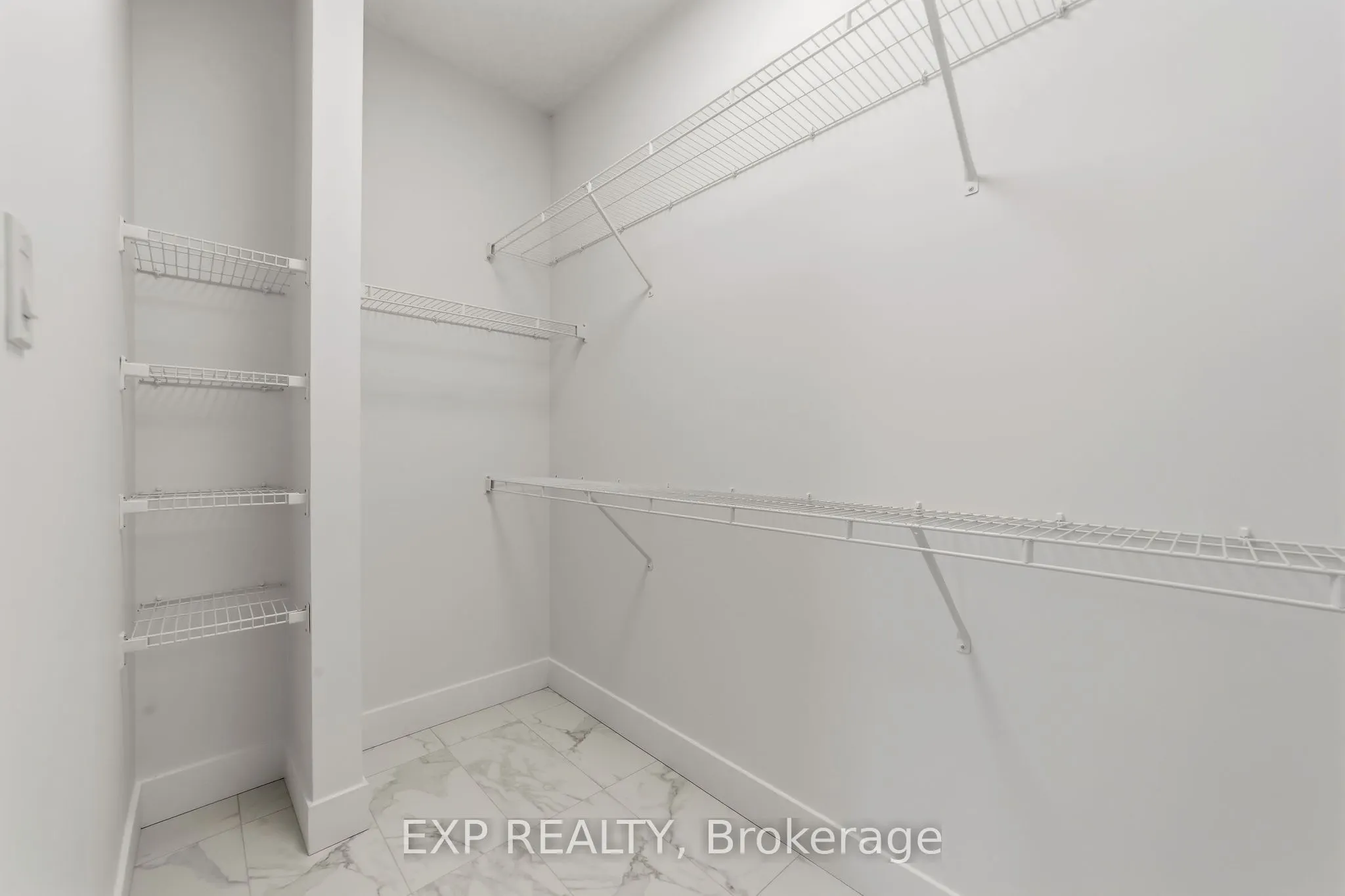 430 Head Street N #22