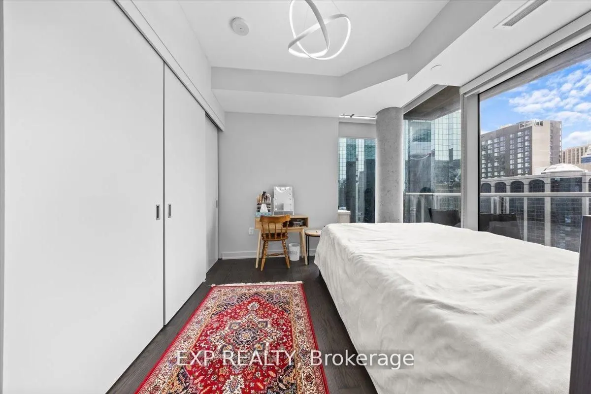 101 Queen Street #910