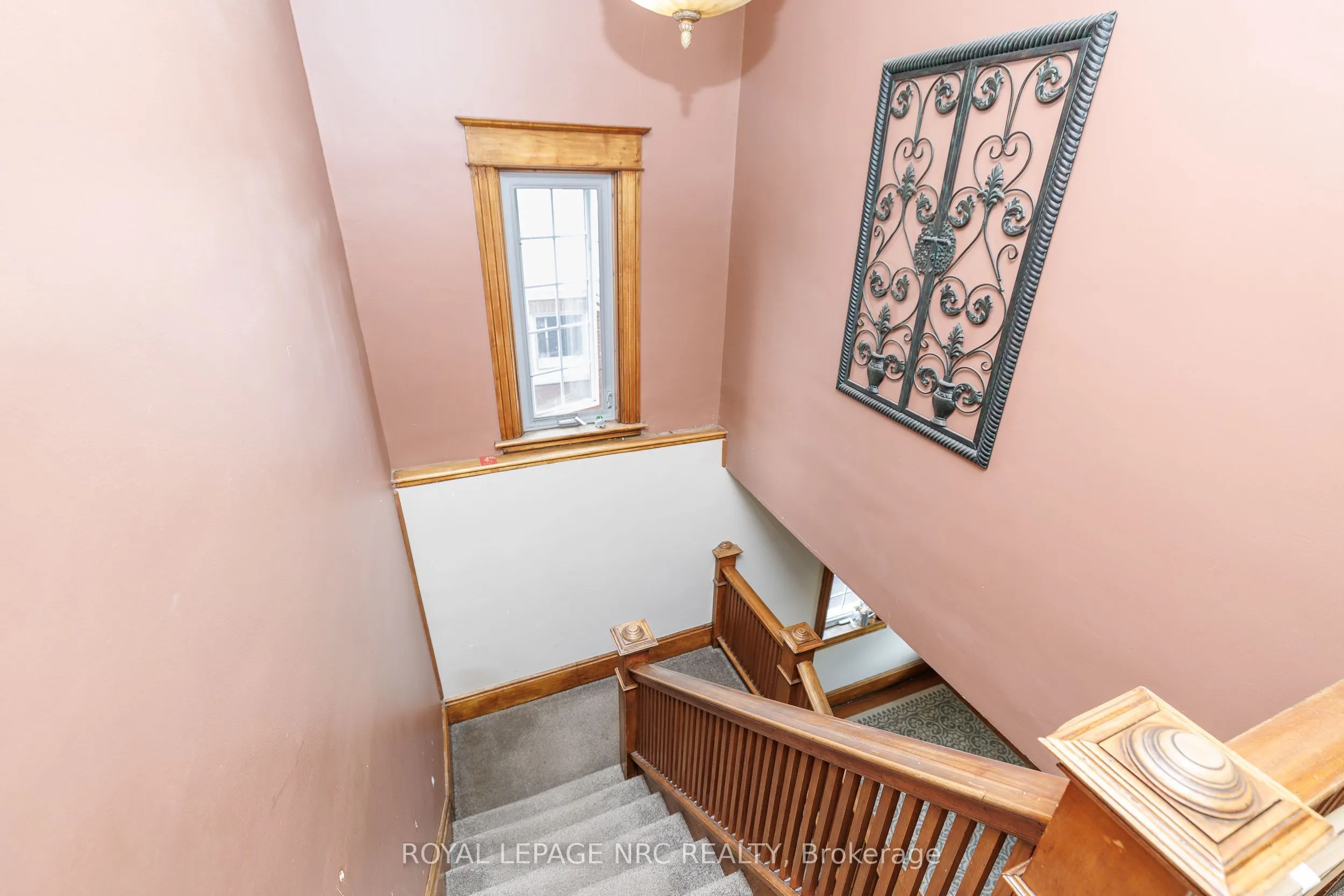 44 Phipps Street