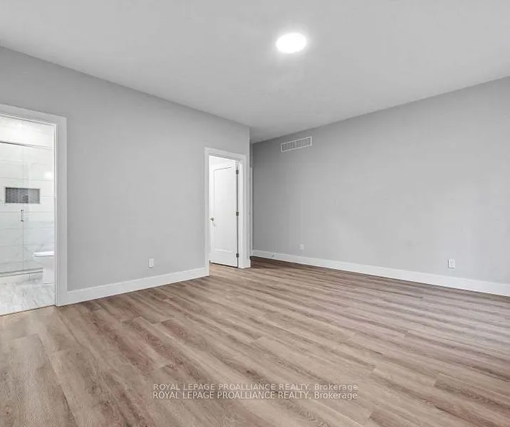 111 Riverside Trail