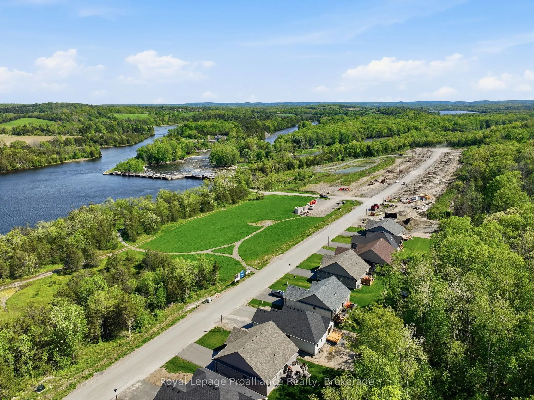 111 Riverside Trail