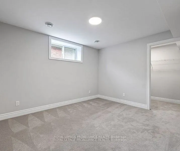 111 Riverside Trail