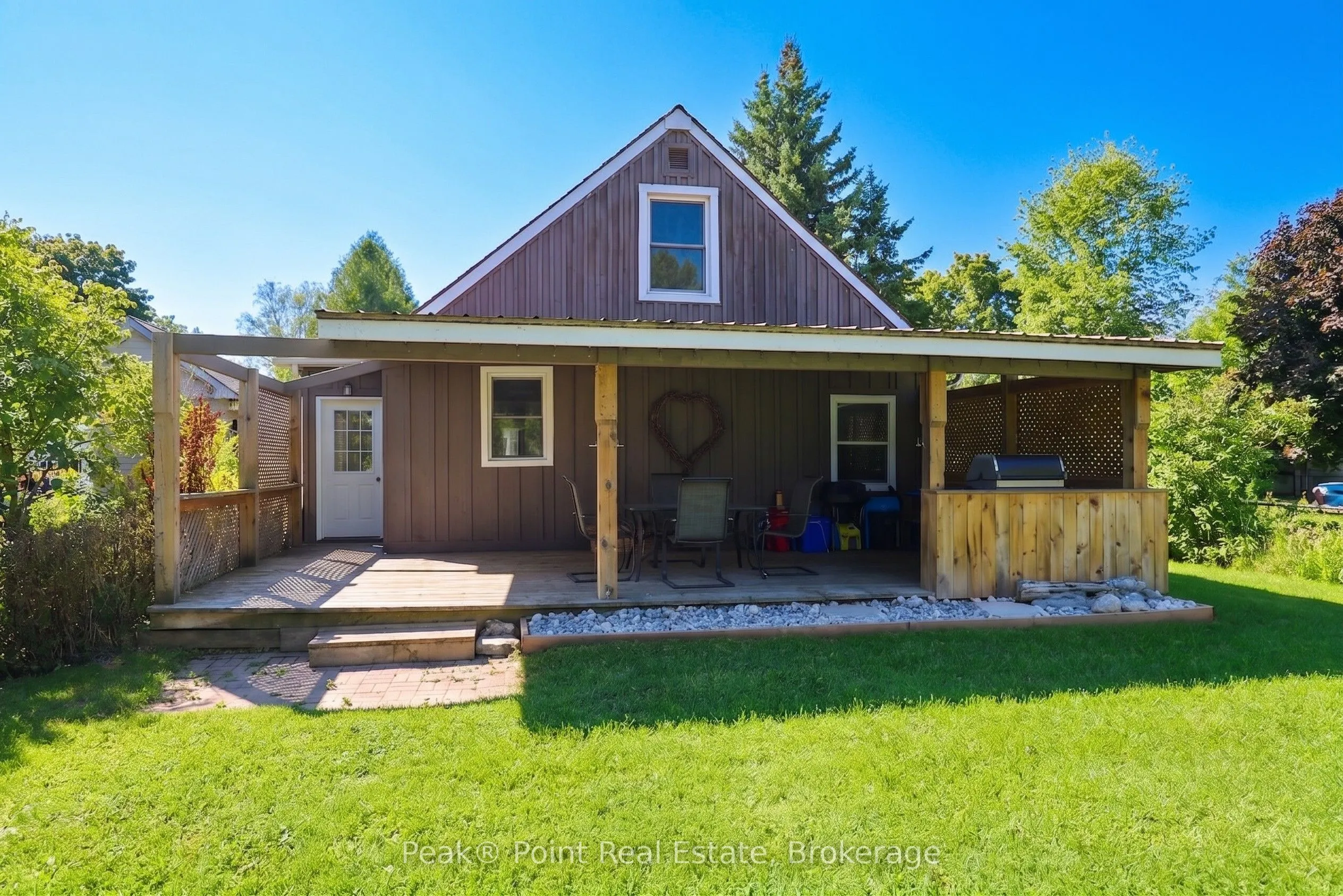 579 John Street