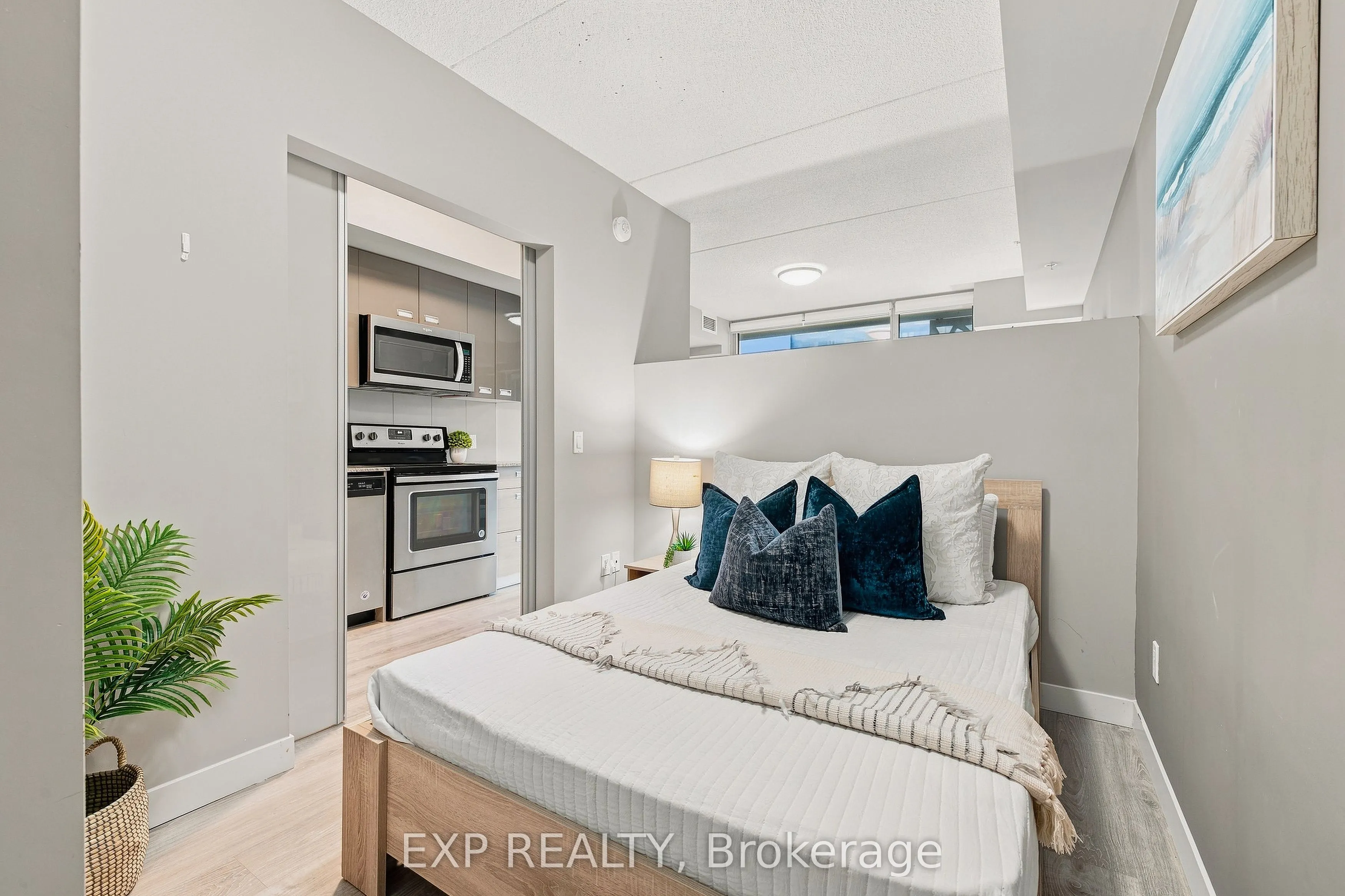 250 Albert Street #615