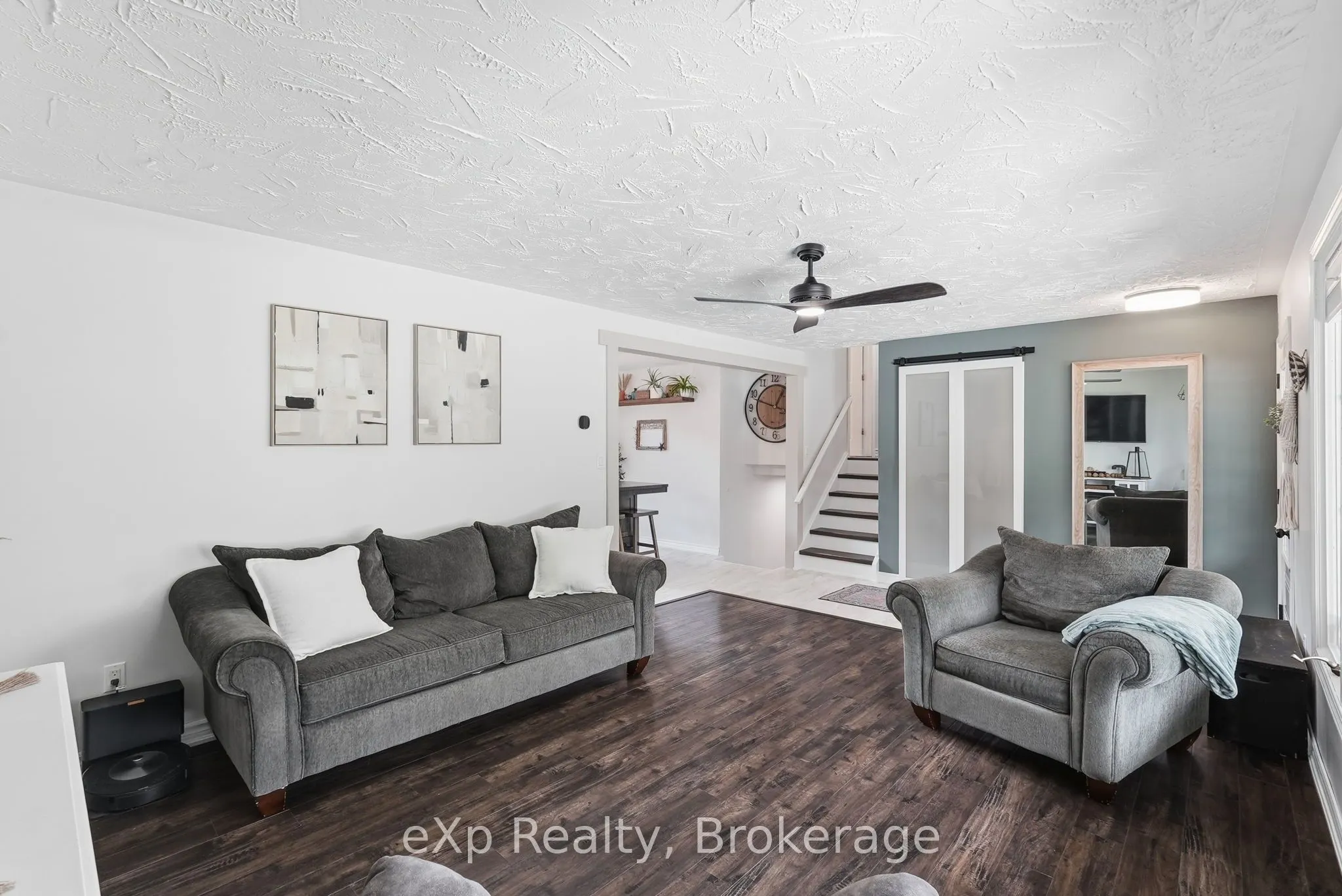 541 Oakview Crescent
