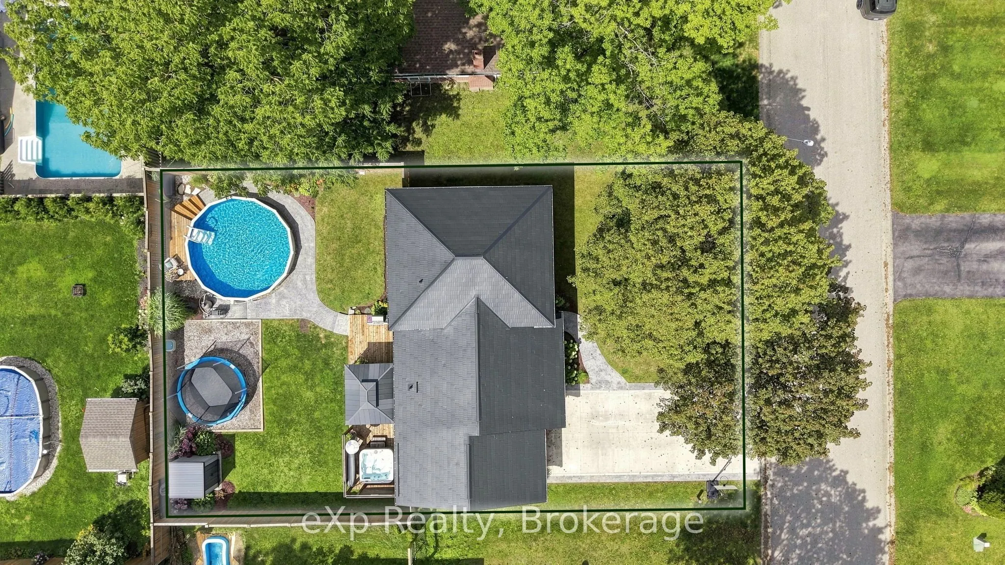 541 Oakview Crescent