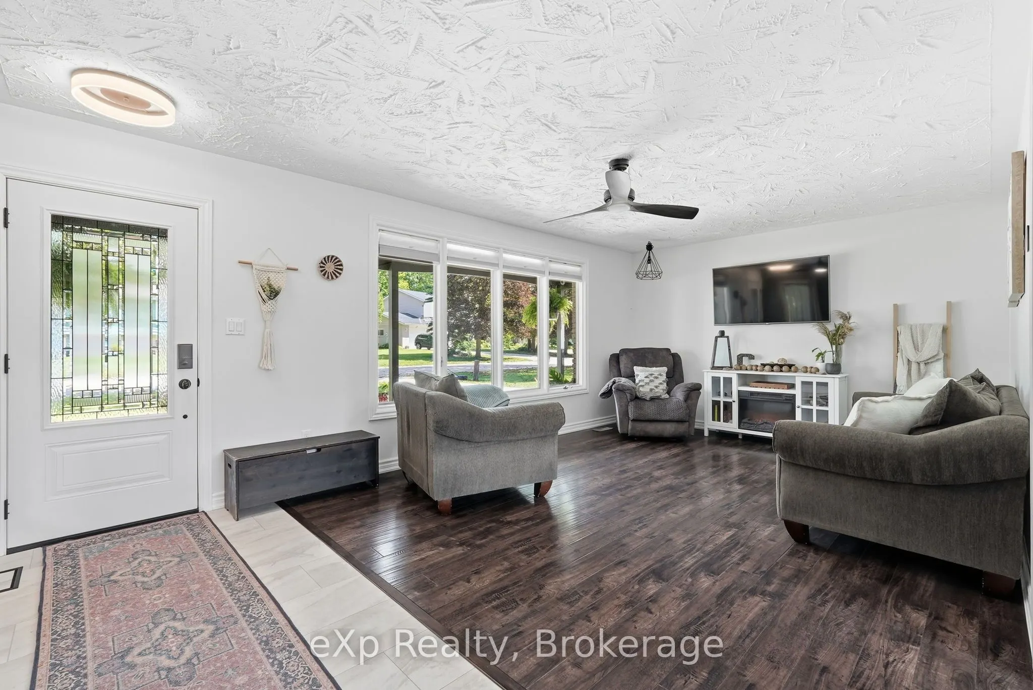 541 Oakview Crescent