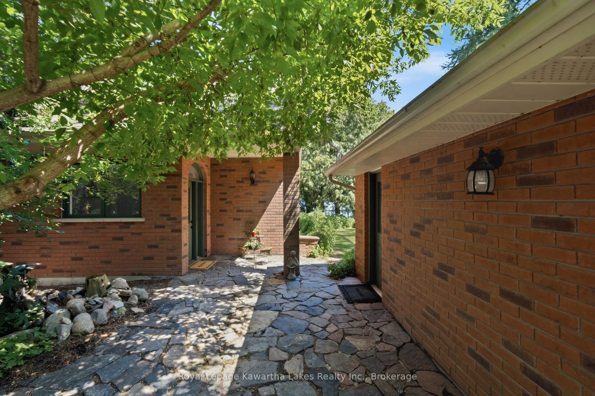 100 Pinewood Boulevard