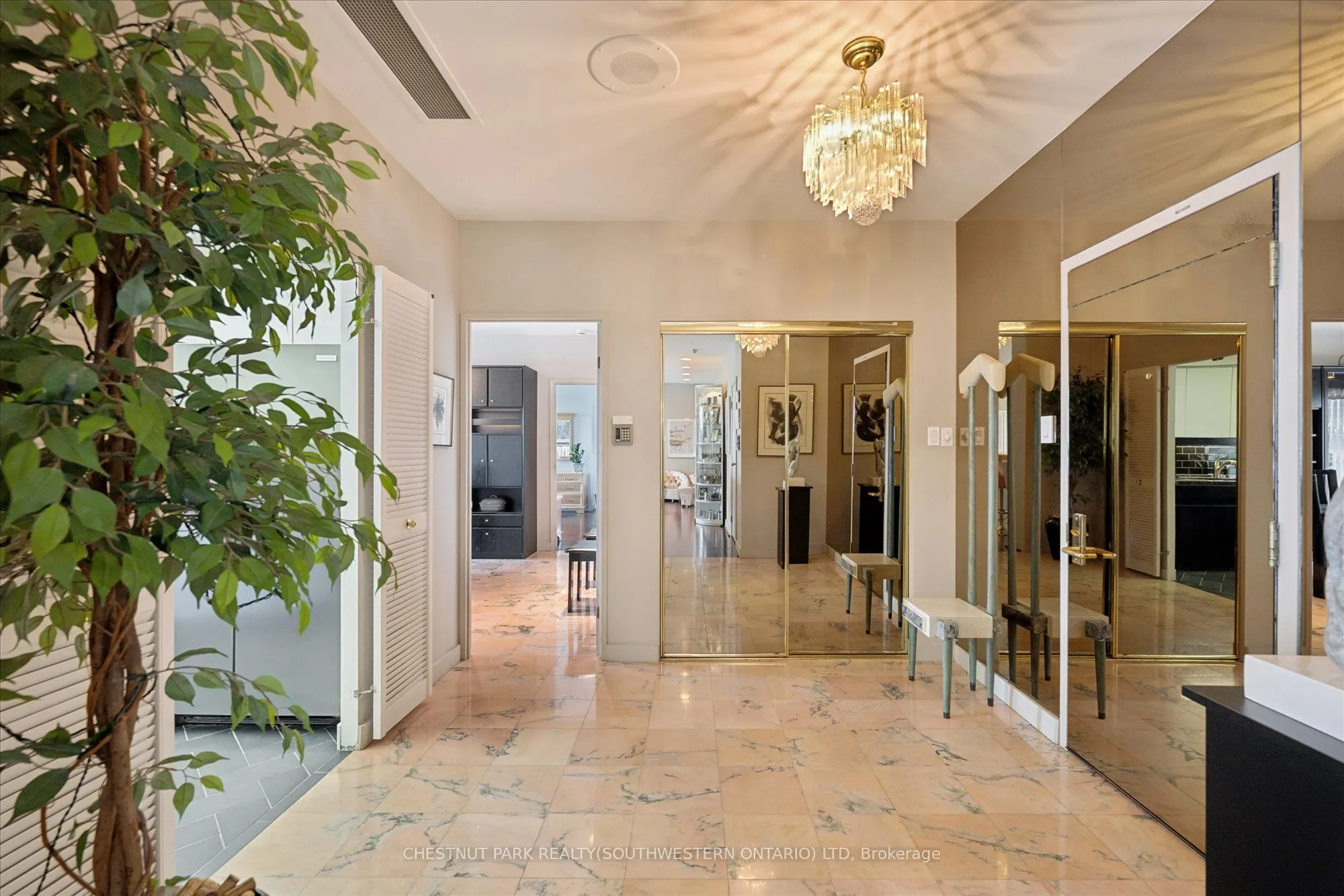 265 Westcourt Place #PH9