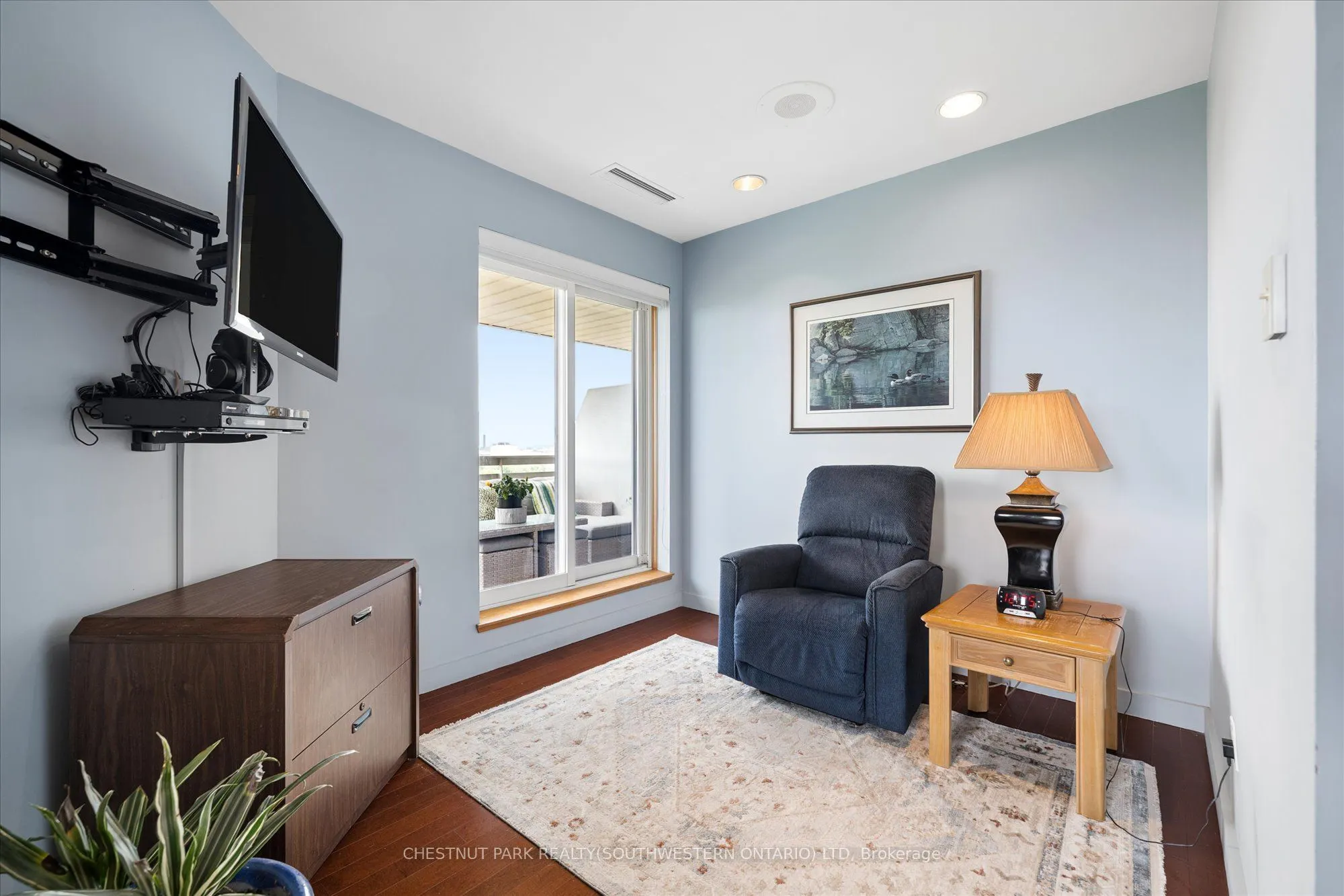 265 Westcourt Place #PH9