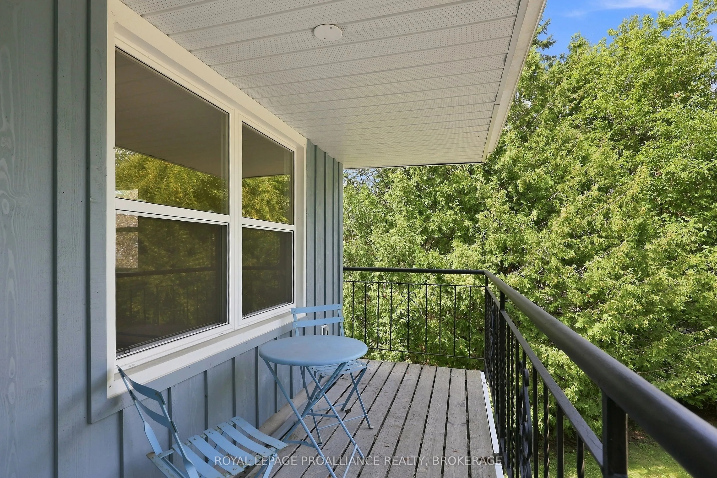 6 Grenville Crescent