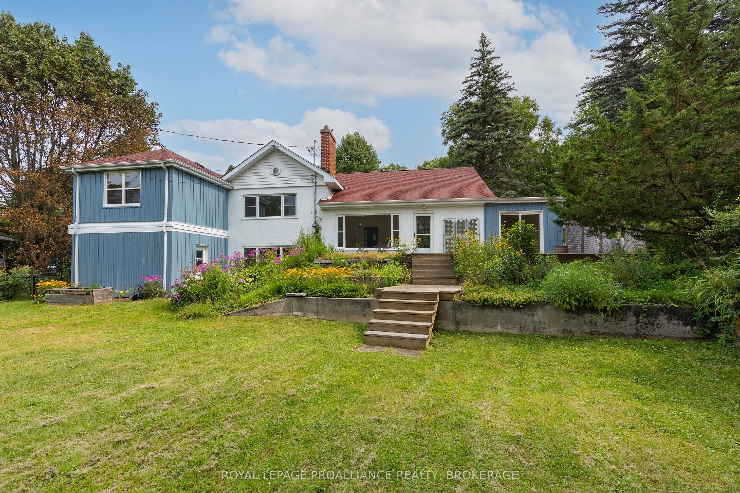 6 Grenville Crescent