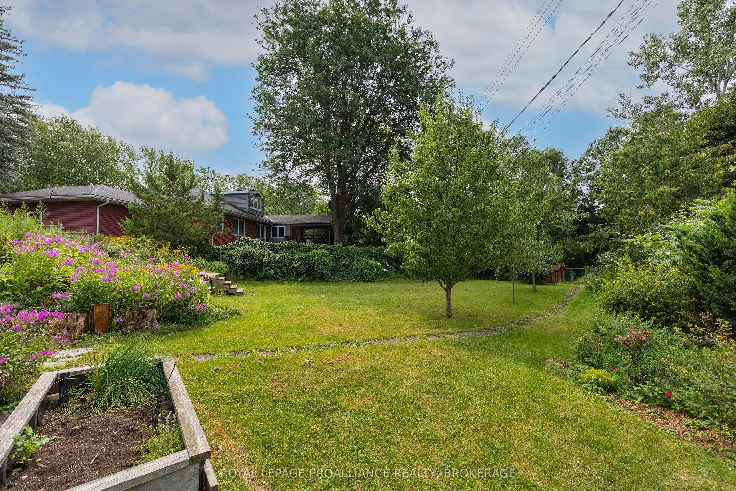 6 Grenville Crescent