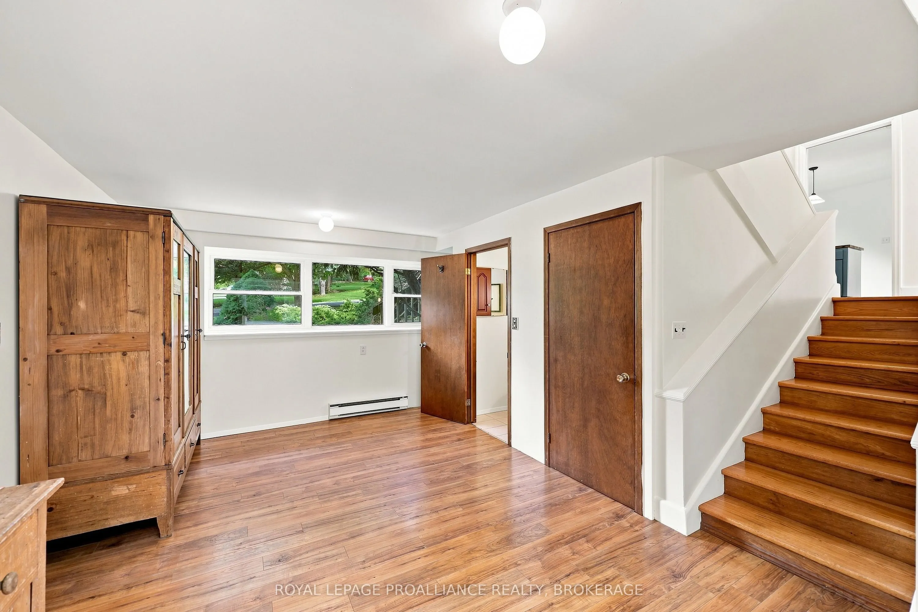 6 Grenville Crescent