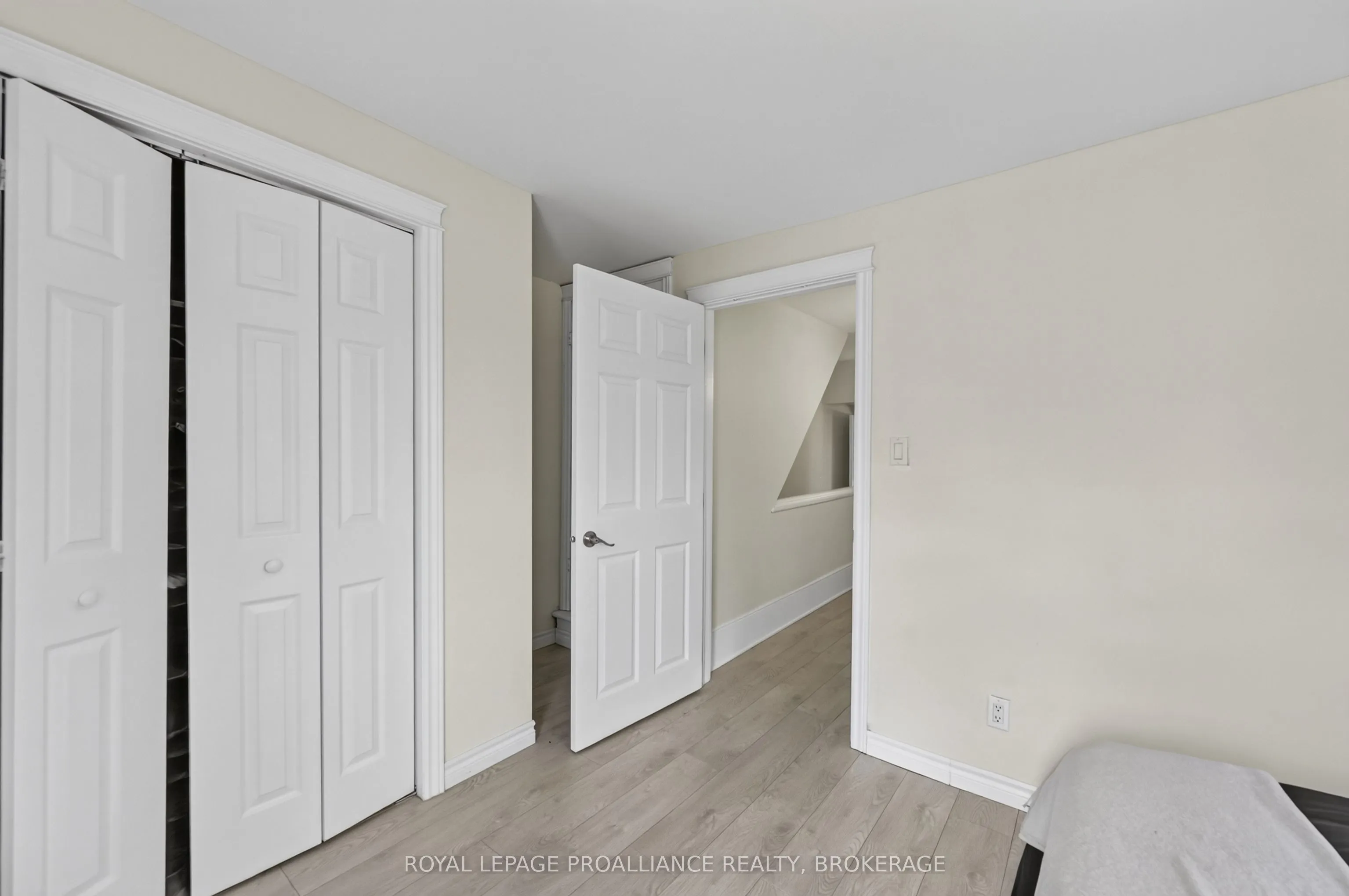 167-169 Centre Street N