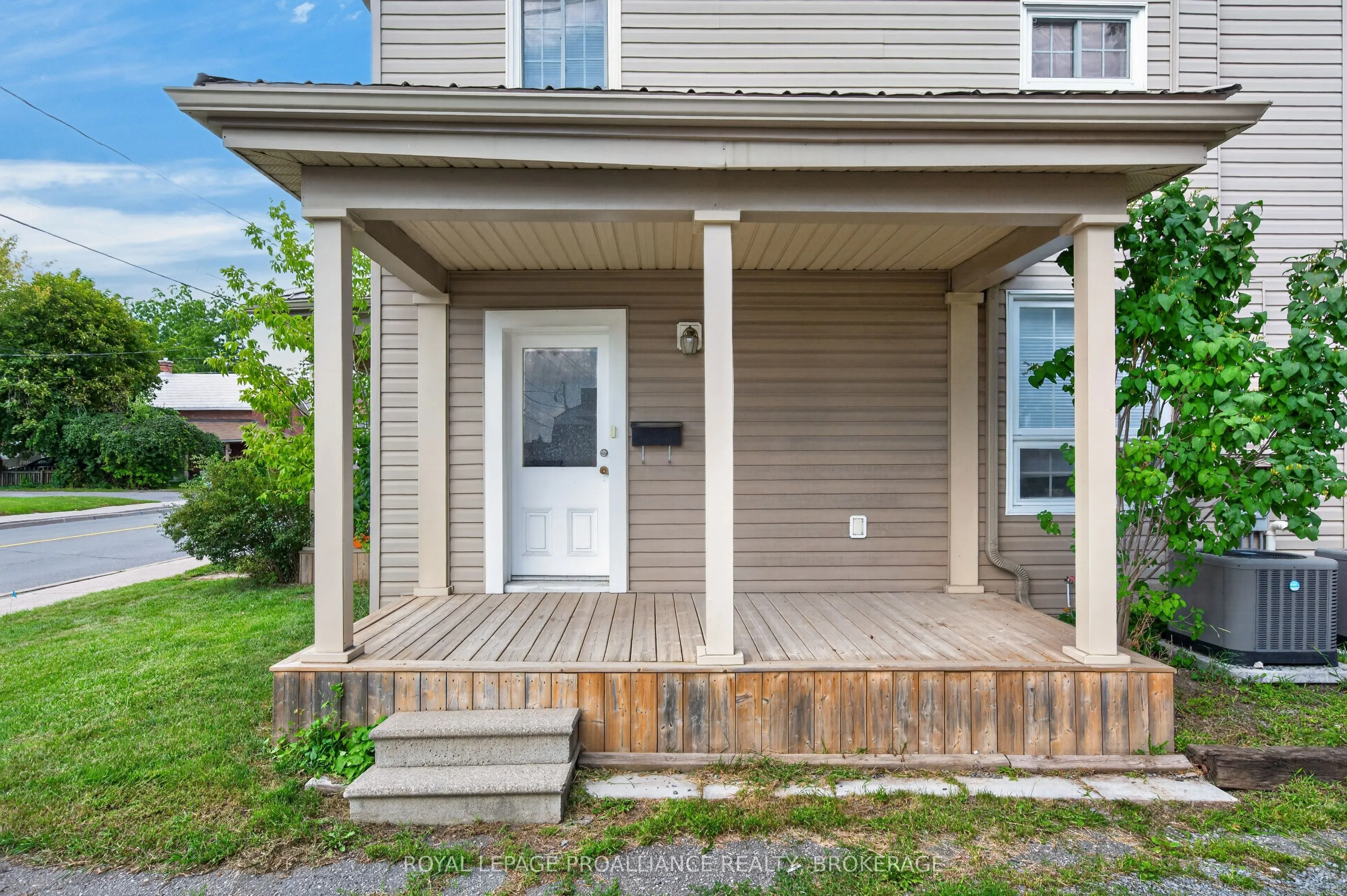 167-169 Centre Street N