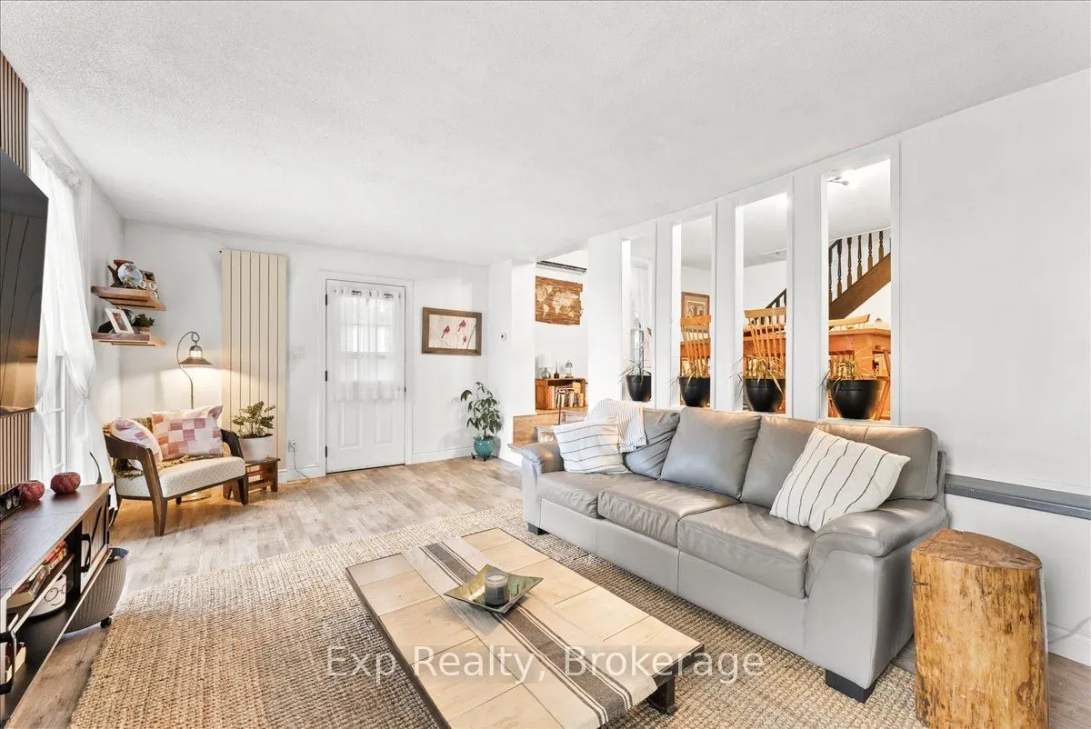 26 Sherbourne Street N
