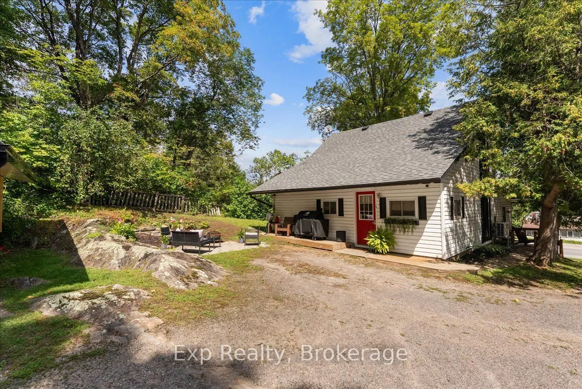 26 Sherbourne Street N