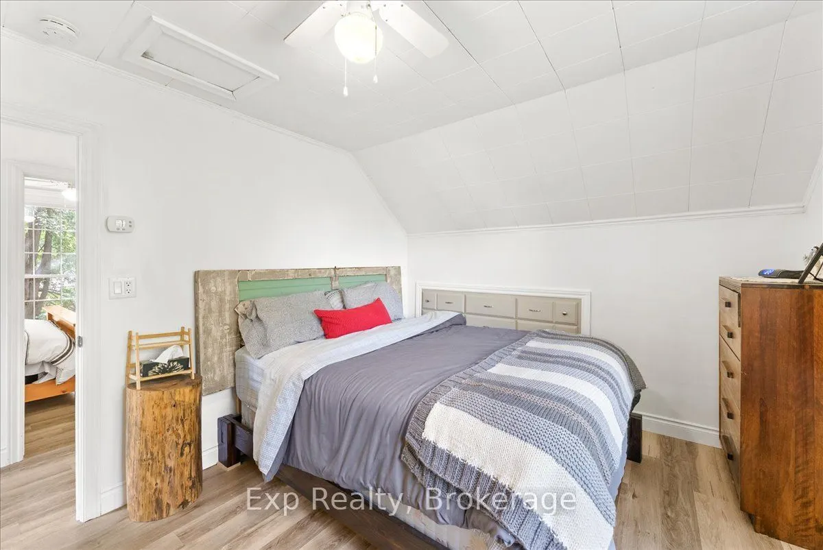 26 Sherbourne Street N