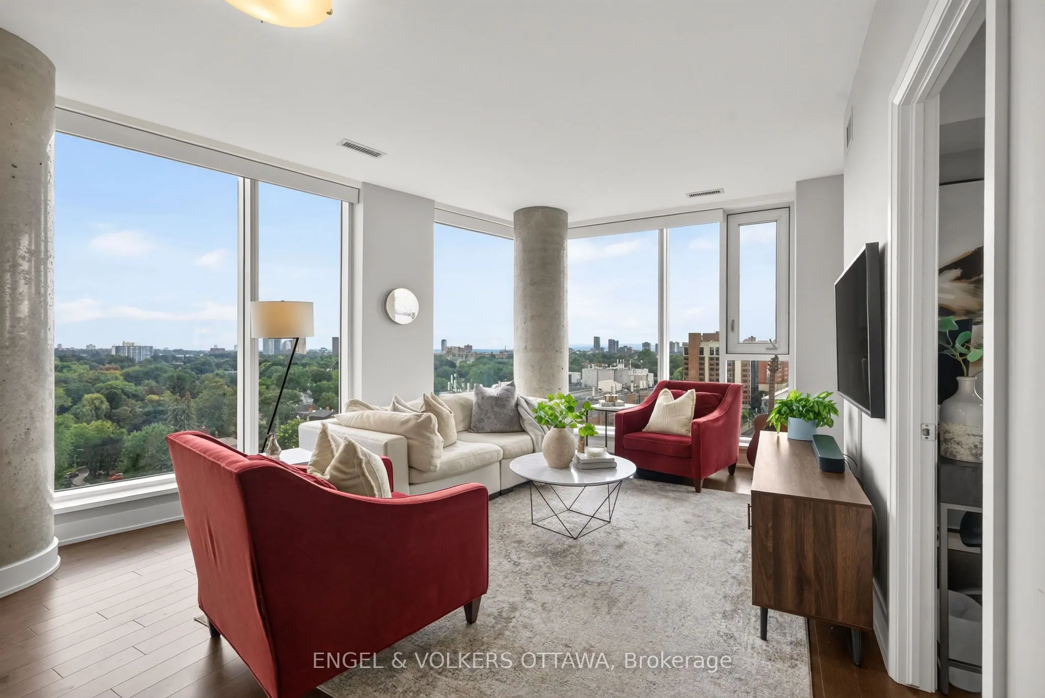 1035 Bank Street #1103