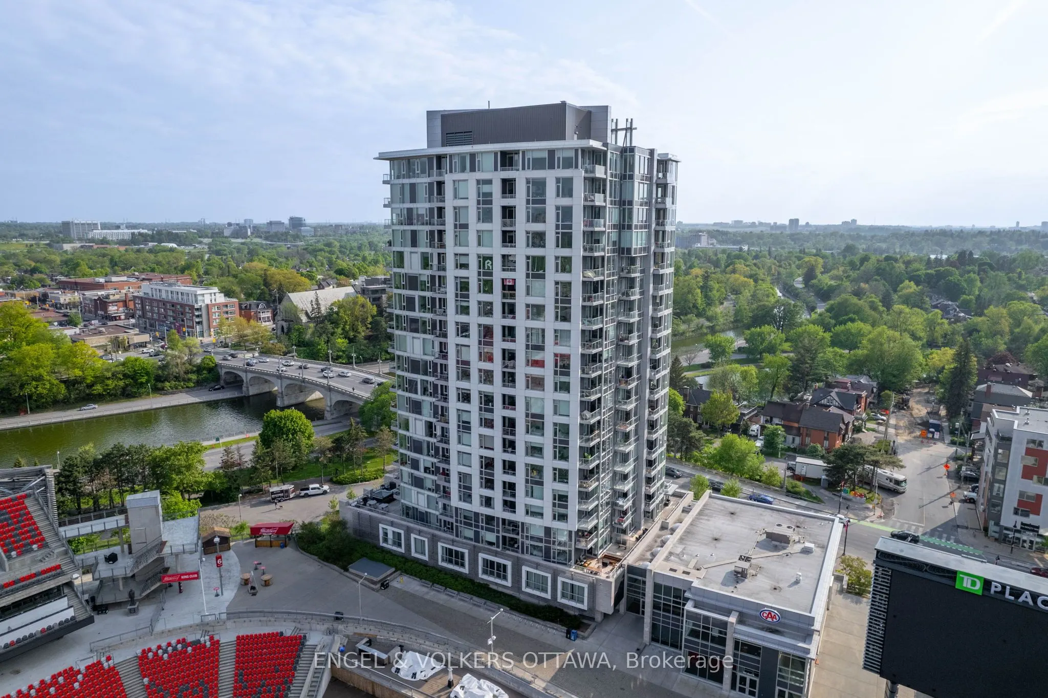 1035 Bank Street #1103