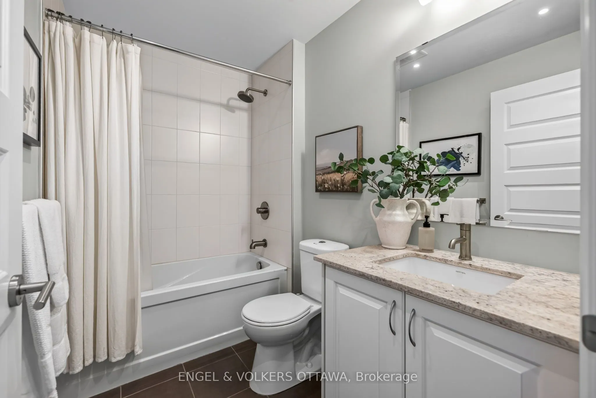 1035 Bank Street #1103