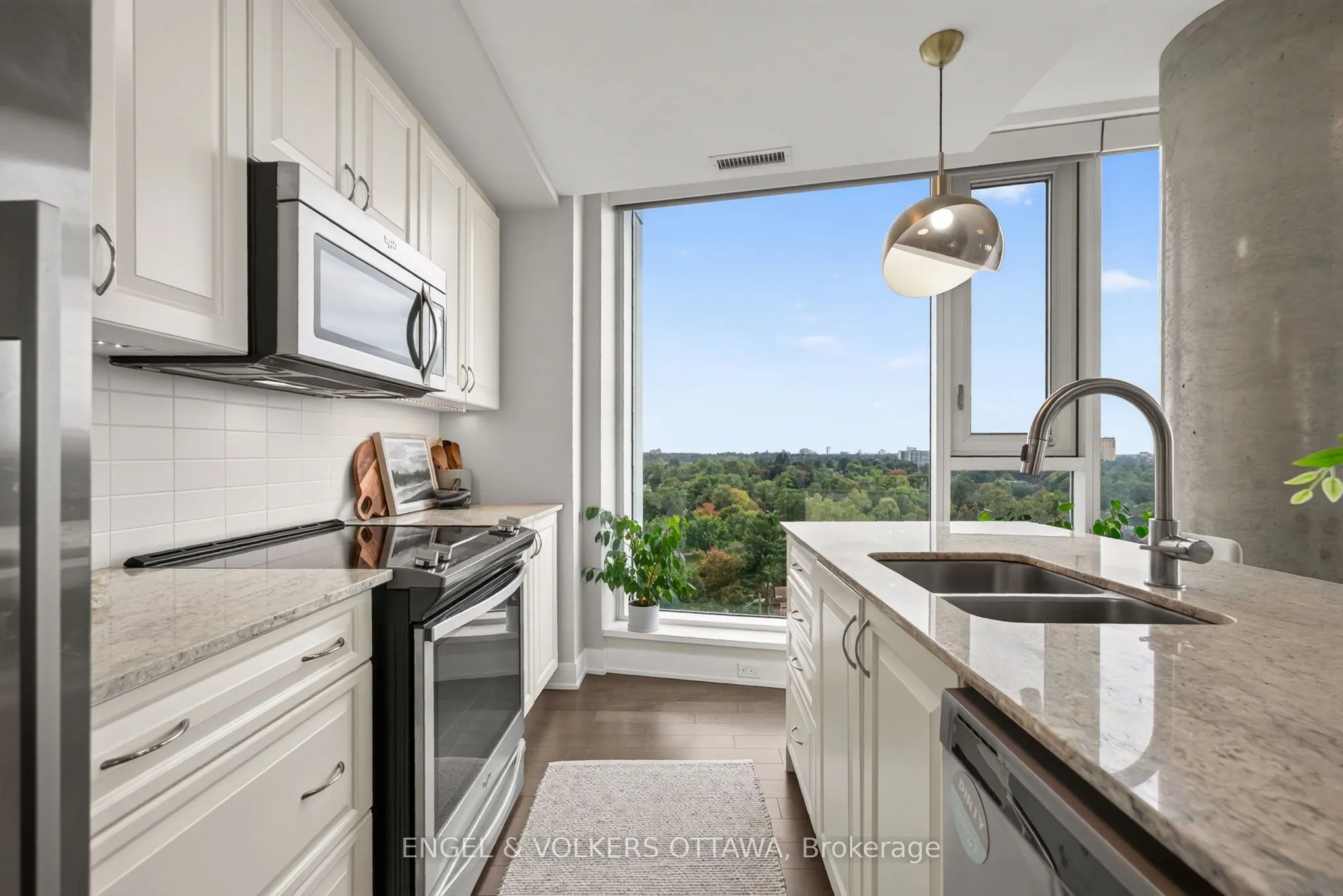 1035 Bank Street #1103