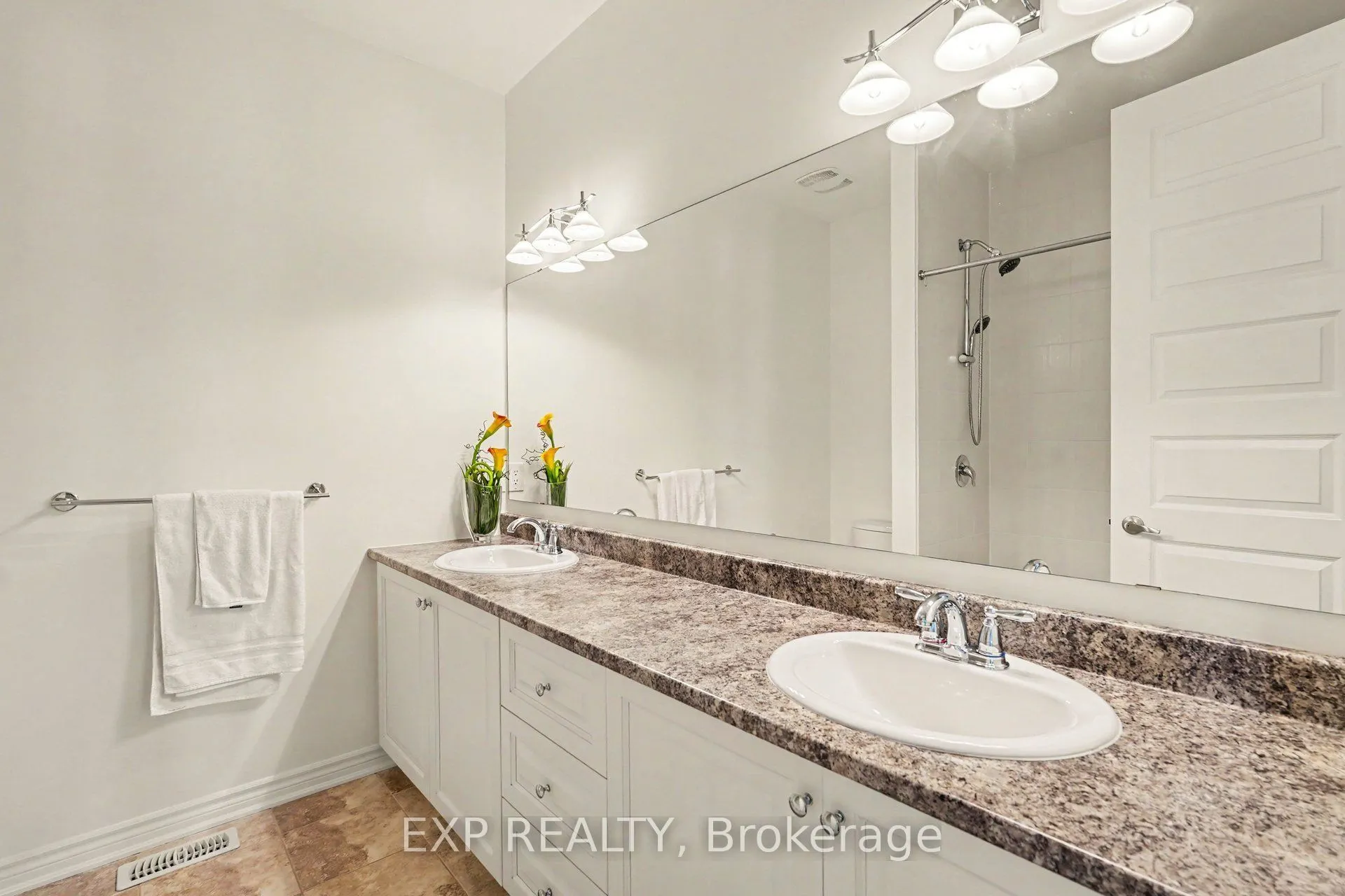 39 Pondhawk Way